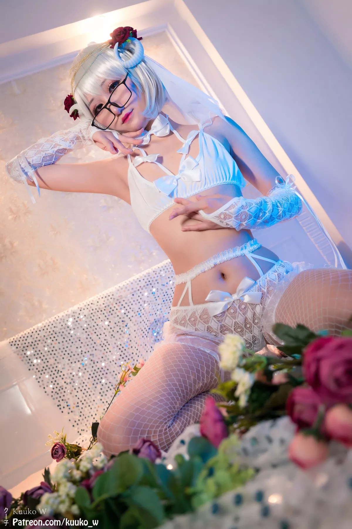 尤物Cosplay 妩媚私房 KuukoW 子 Shiro Akuma