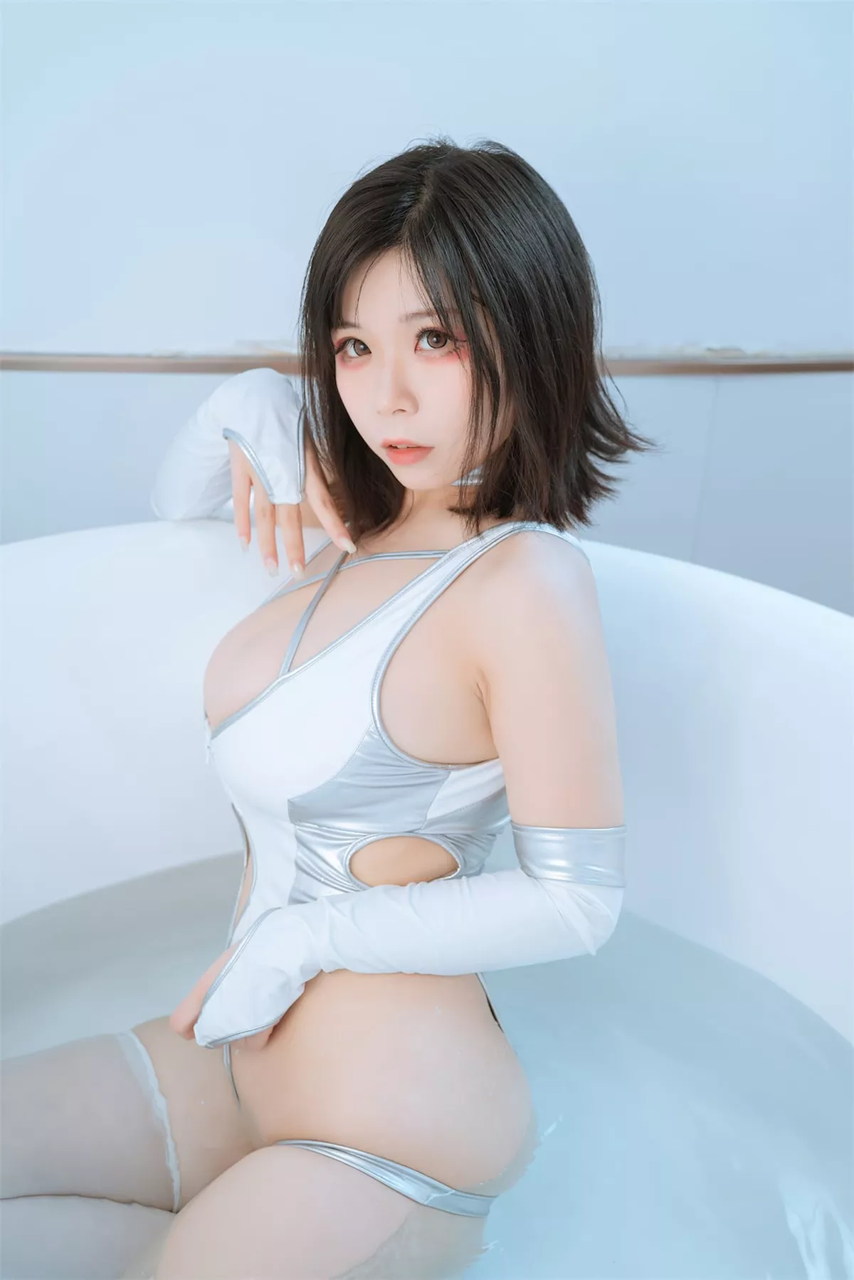 美女Cosplay 撩人私摄 无颜小天使wy 戏水竞泳