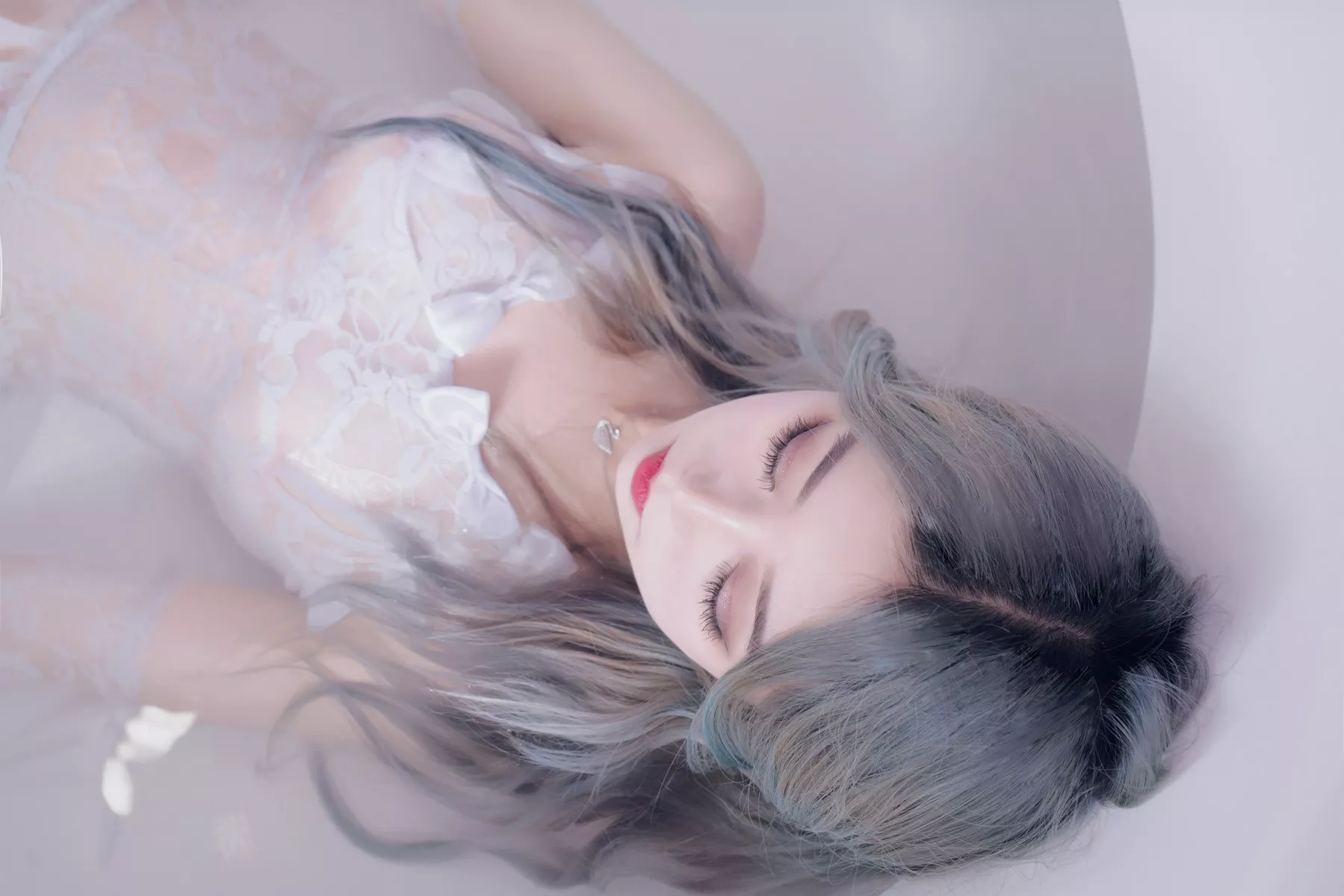 美女Cosplay 妩媚私房 eloise 软软 入水蕾边