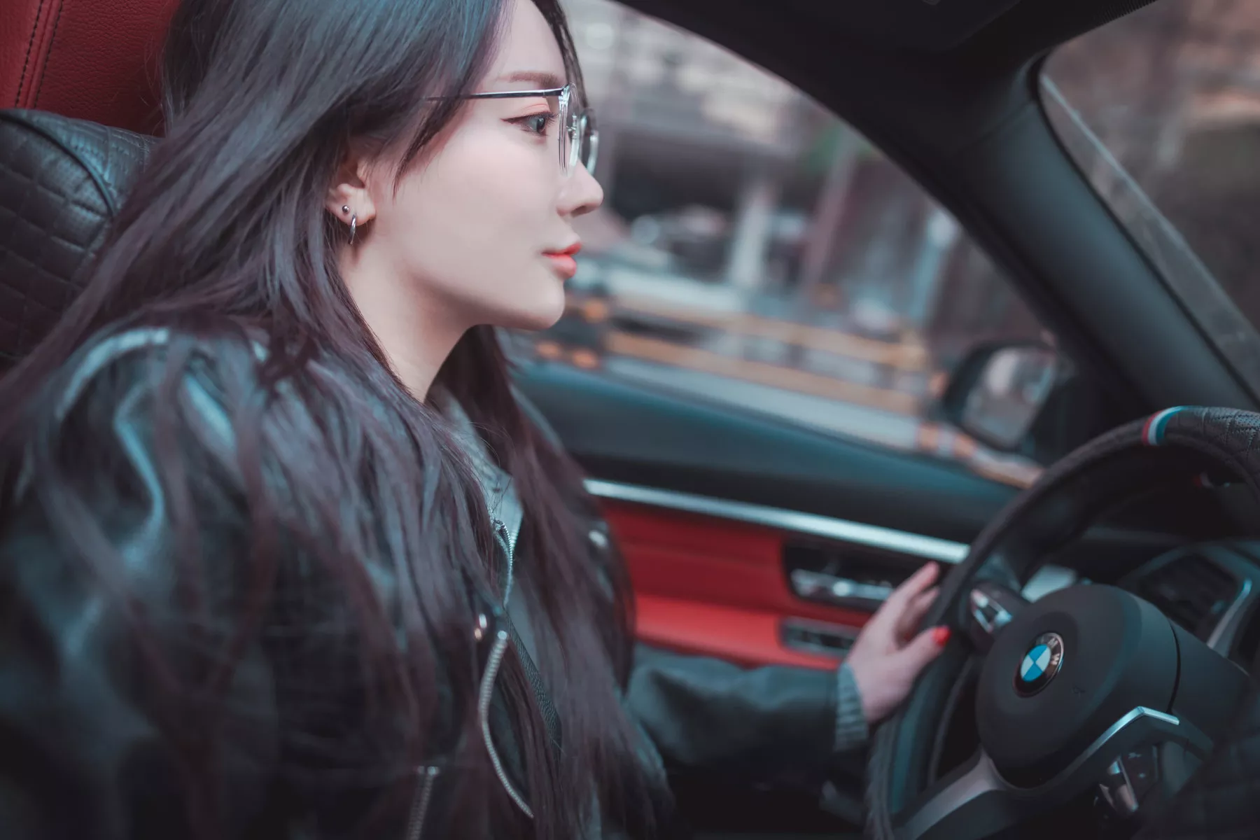 Son Yeeun【DJAWA大佳玩  高丽辣模高品质艺术图套图 】 高丽辣模艺术图 Drive My Car(71P)