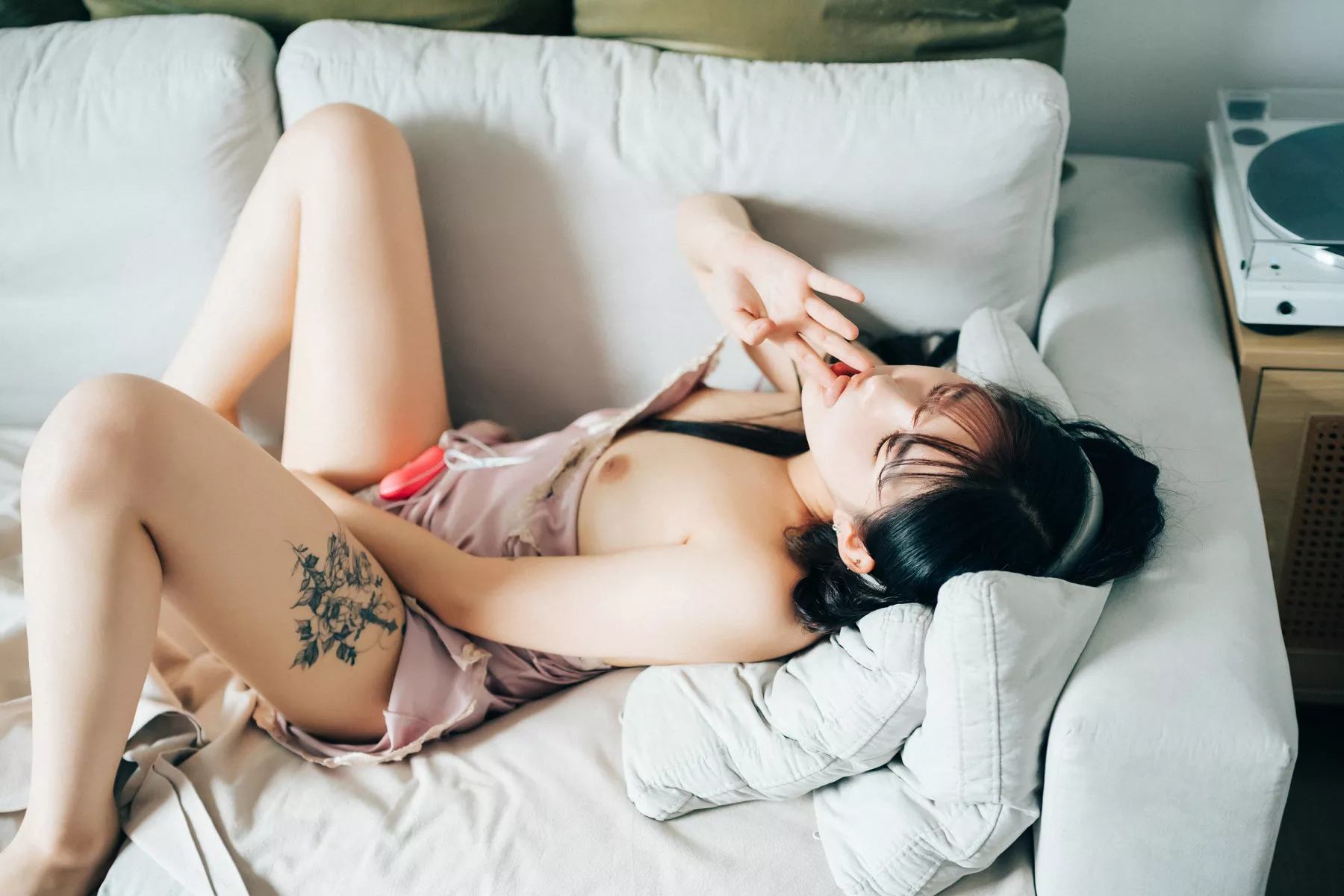 Sonson 【Loozy 淫惰正妹 高丽美人影像 】 高丽美人影像 VR Fxxx 全集修正