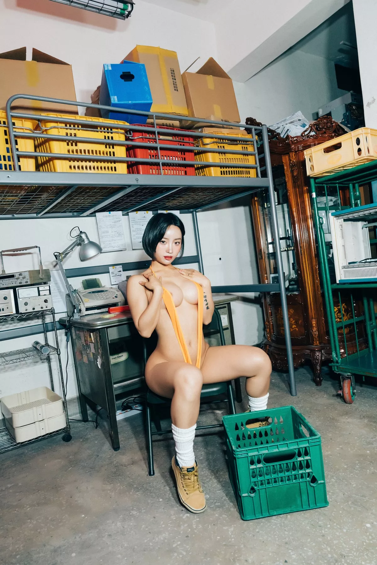 Booty Queen【Loozy 淫惰女孩 高丽美女艺术图 】 高丽美女艺术图 Naked Worker 全集修正