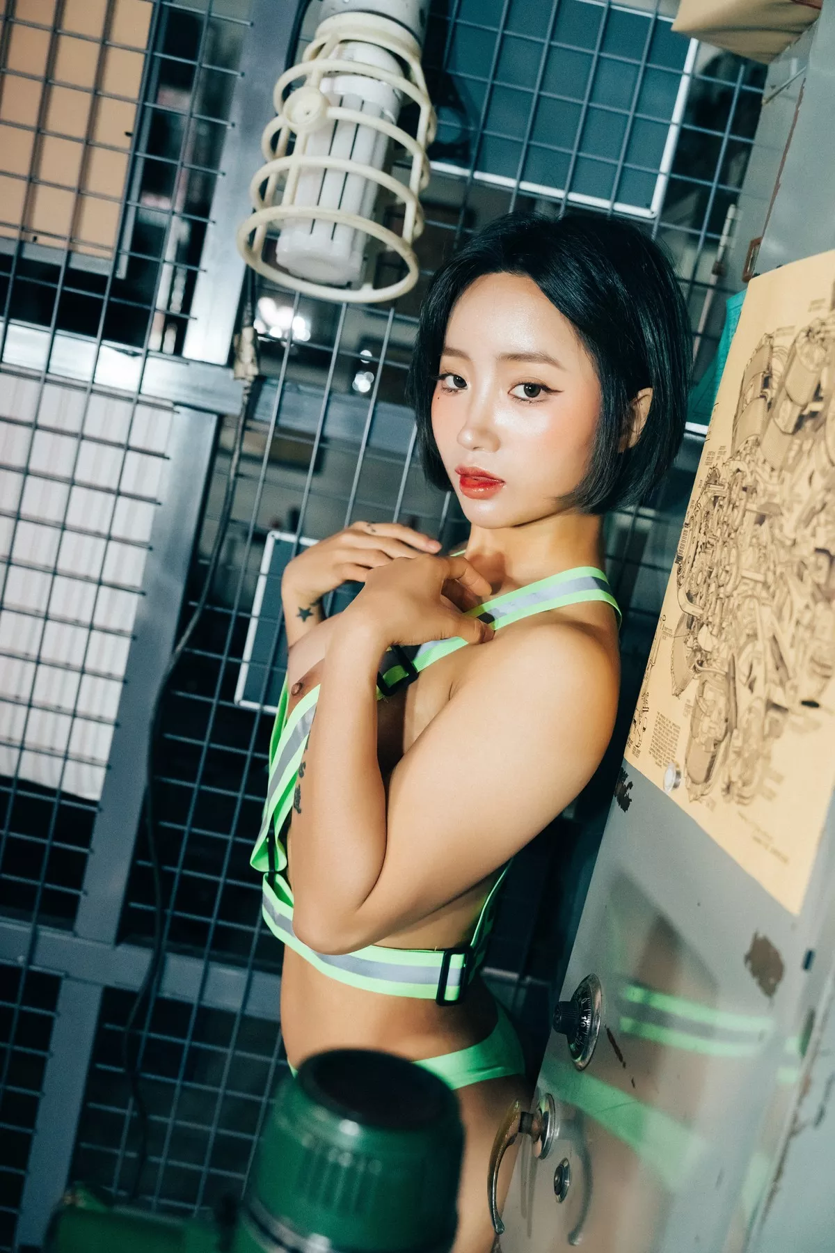 Booty Queen【Loozy 淫惰女孩 高丽美女艺术图 】 高丽美女艺术图 Naked Worker 全集修正