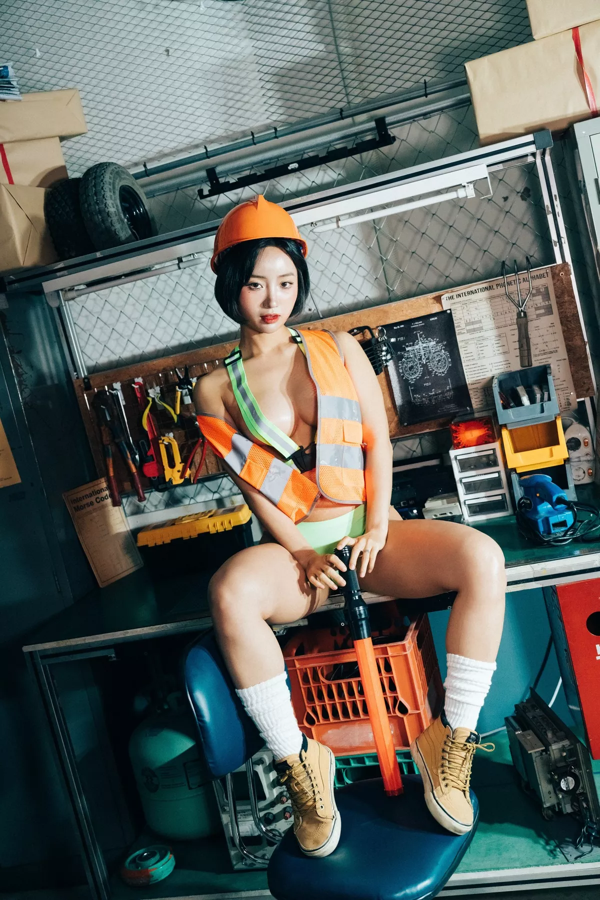 Booty Queen【Loozy 淫惰女孩 高丽美女艺术图 】 高丽美女艺术图 Naked Worker 全集修正