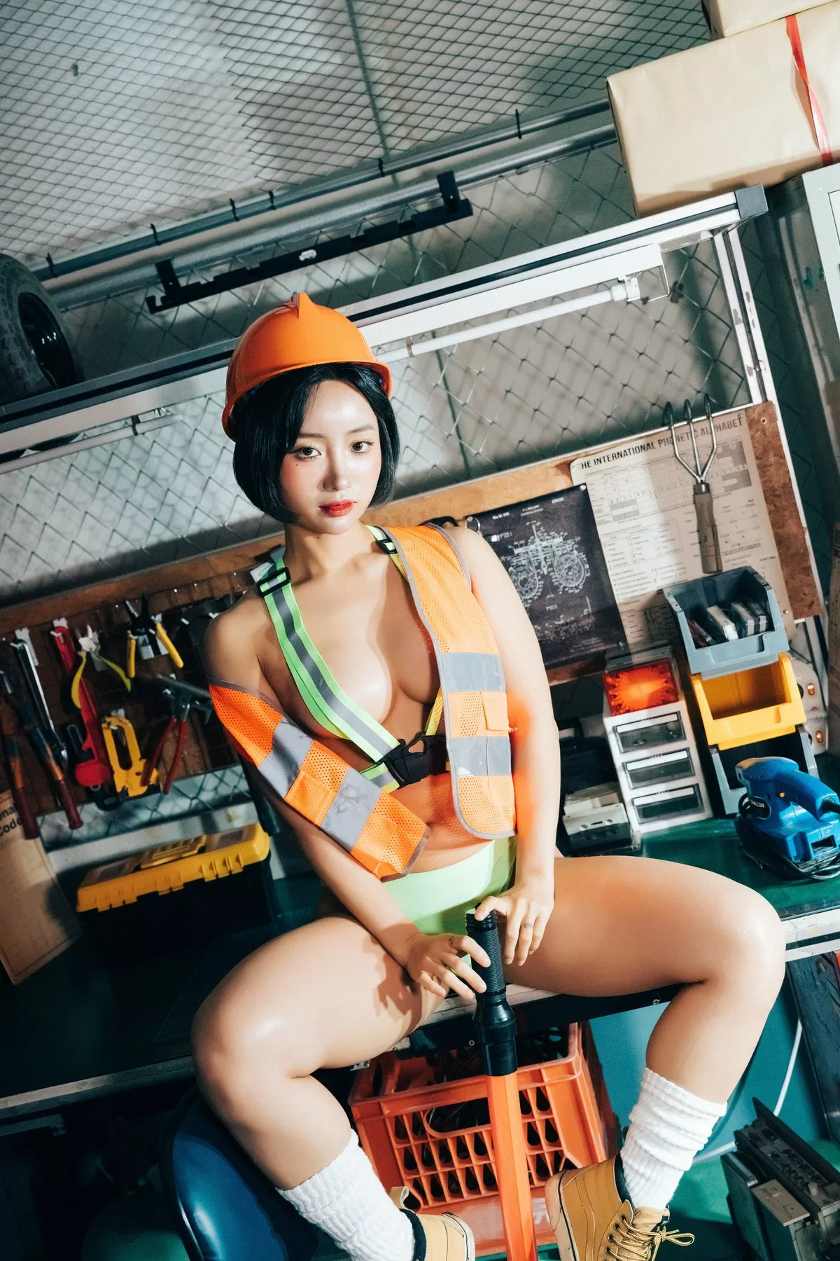 Booty Queen【Loozy 淫惰女孩 高丽美女艺术图 】 高丽美女艺术图 Naked Worker 全集修正