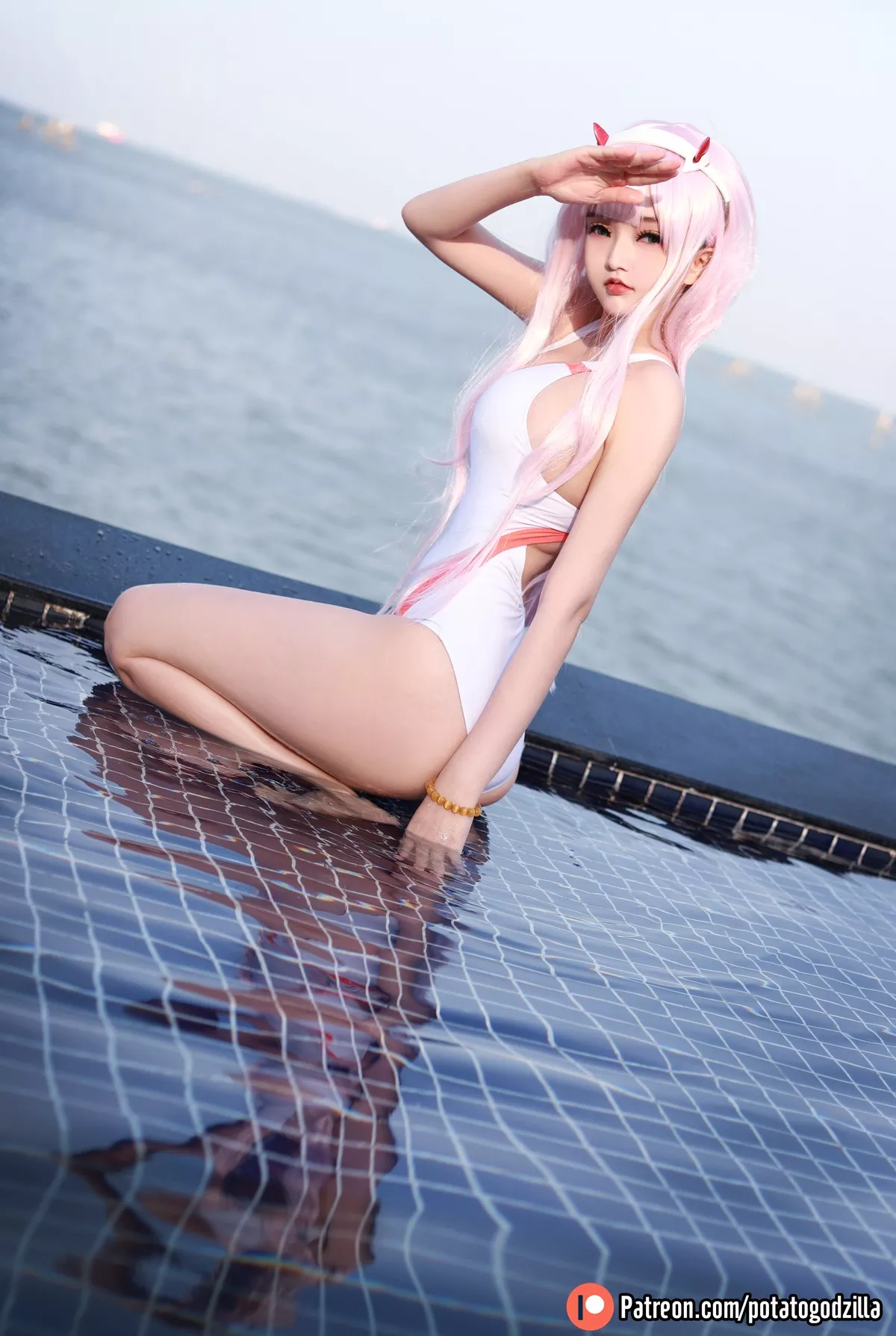 女神Cosplay 妩媚密拍 Potato Godzilla Zero Two 泳装