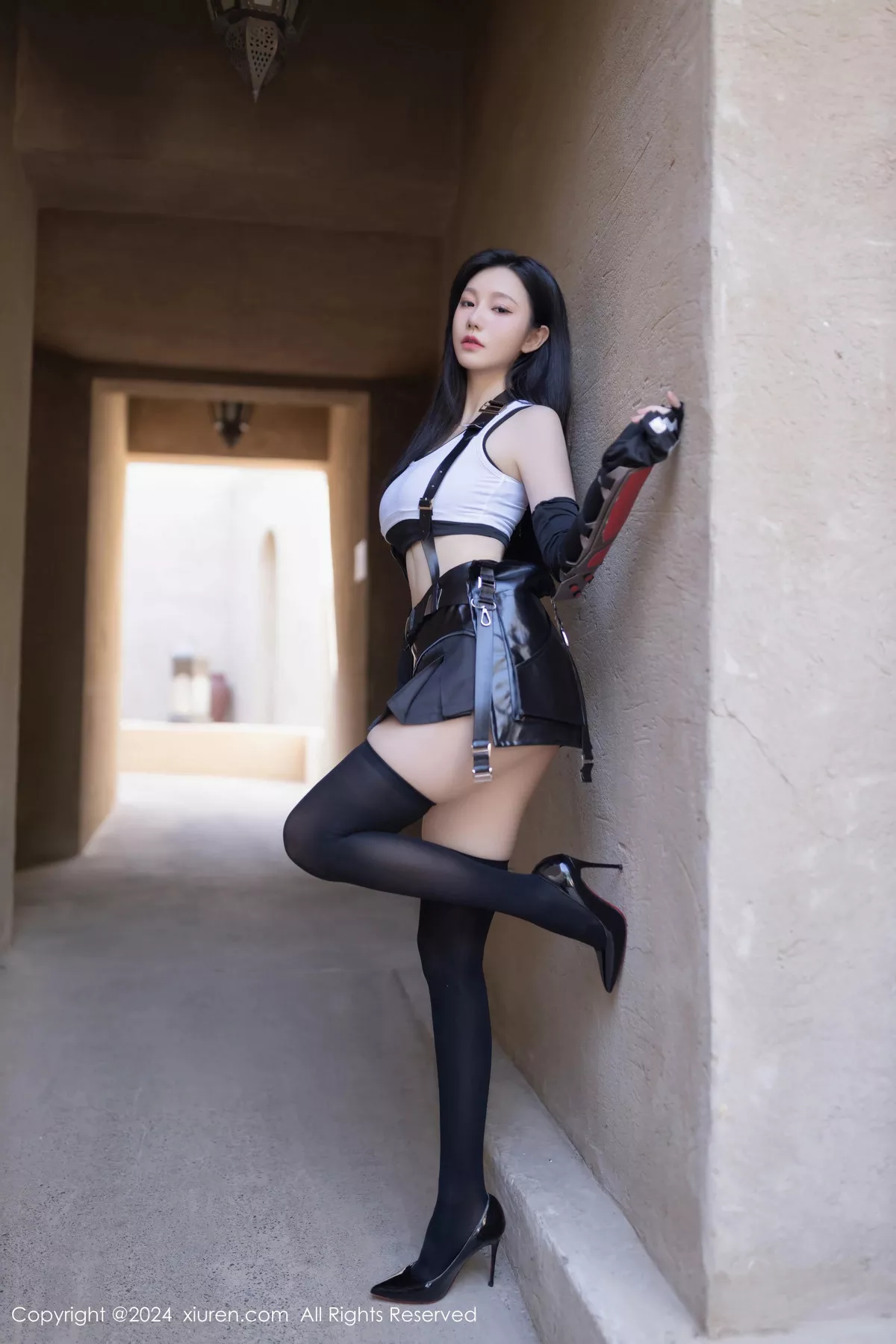 【秀人网XiuRen】 Vol.8829 嫩模安然anran 性感 佳人Cosplay 蒂法服饰 黑色丝袜袜 秀柔美身形 性情写真重购