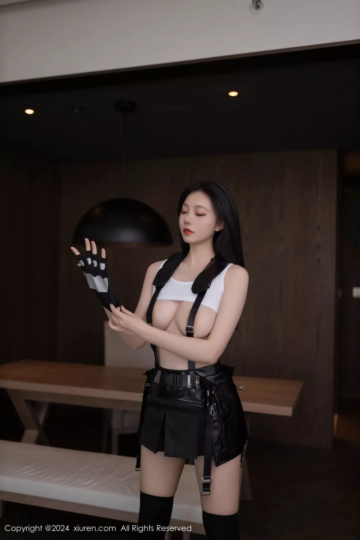 【秀人网XiuRen】 Vol.8829 嫩模安然anran 性感 佳人Cosplay 蒂法服饰 黑色丝袜袜 秀柔美身形 性情写真重购