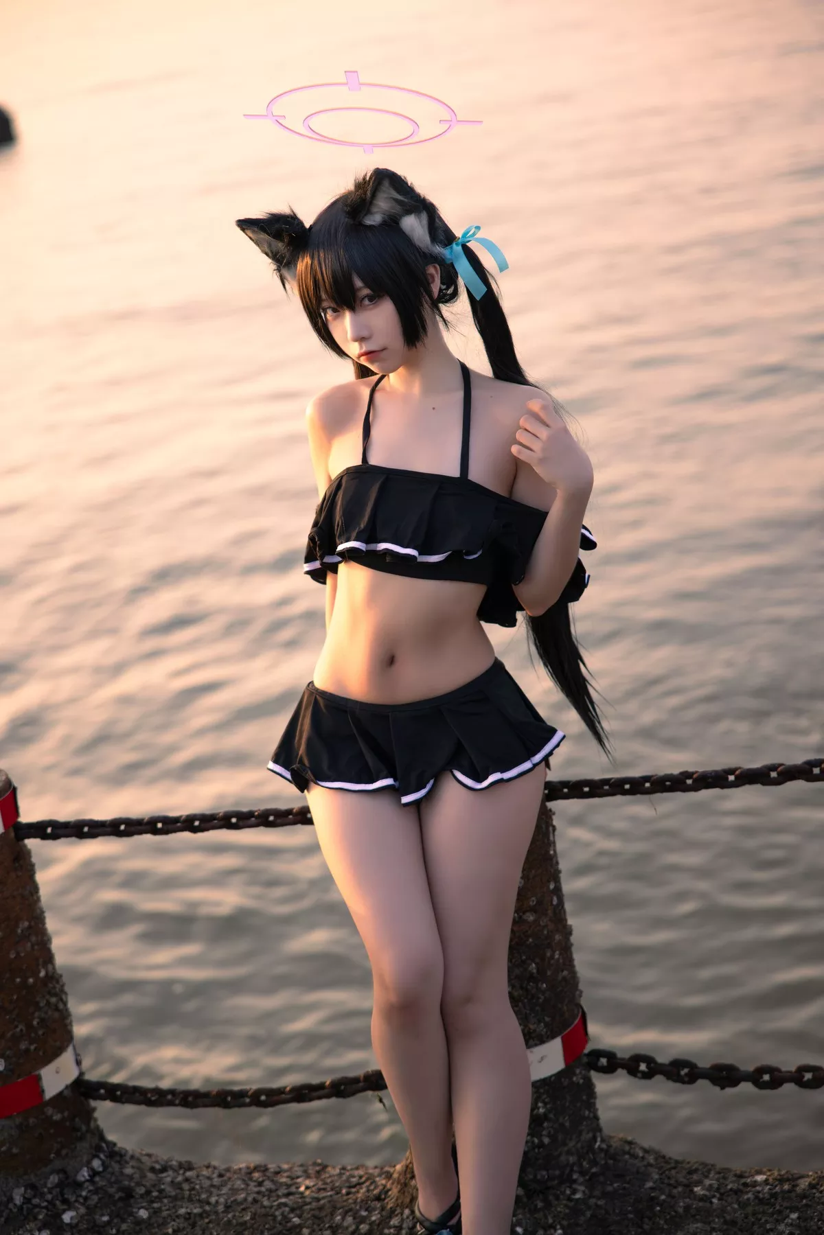 佳人Cosplay G44不会受伤 碧蓝档案 黑见芹香 海边泳衣