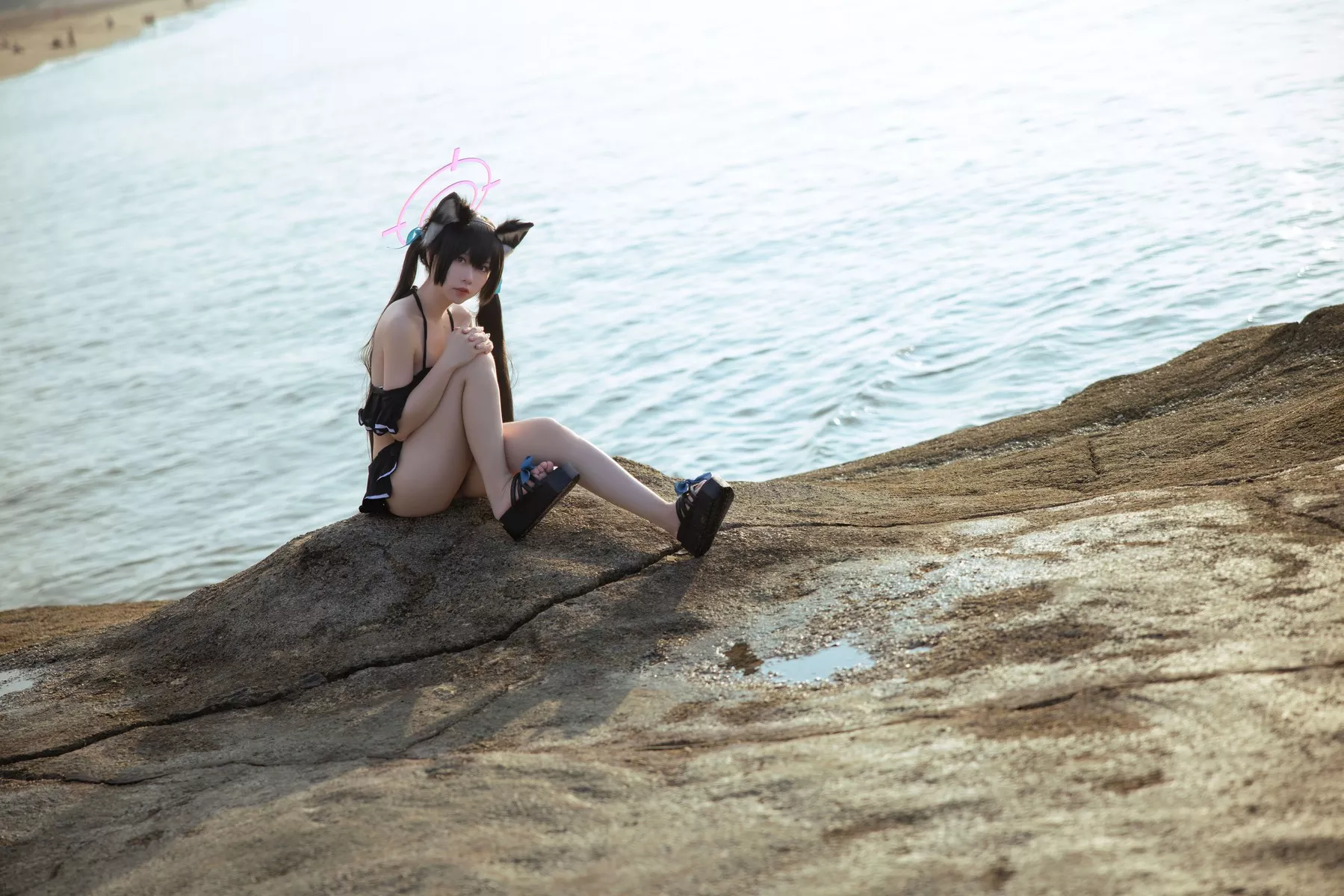 佳人Cosplay G44不会受伤 碧蓝档案 黑见芹香 海边泳衣