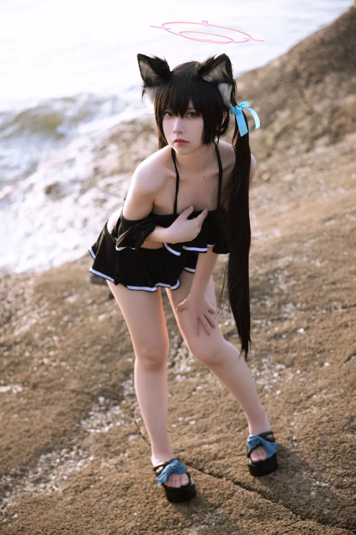 佳人Cosplay G44不会受伤 碧蓝档案 黑见芹香 海边泳衣