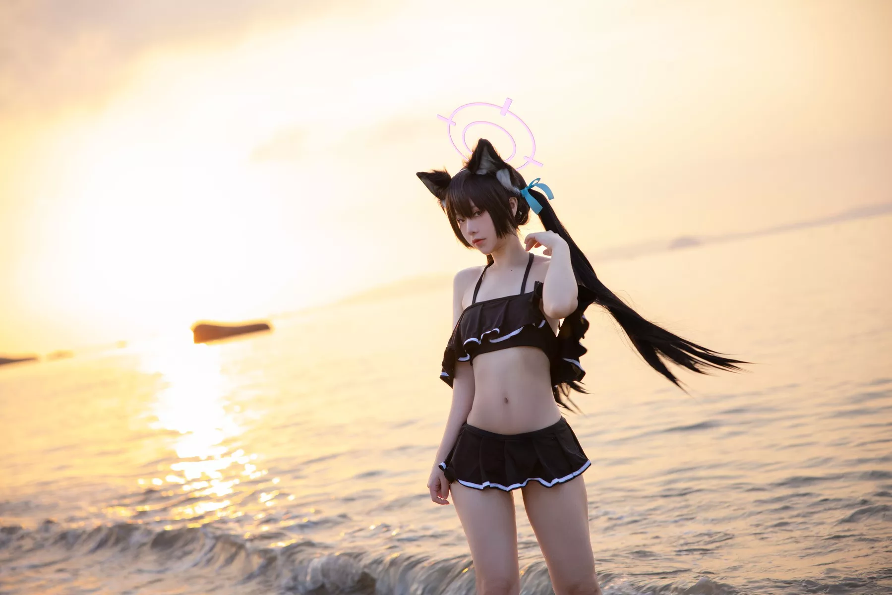 佳人Cosplay G44不会受伤 碧蓝档案 黑见芹香 海边泳衣
