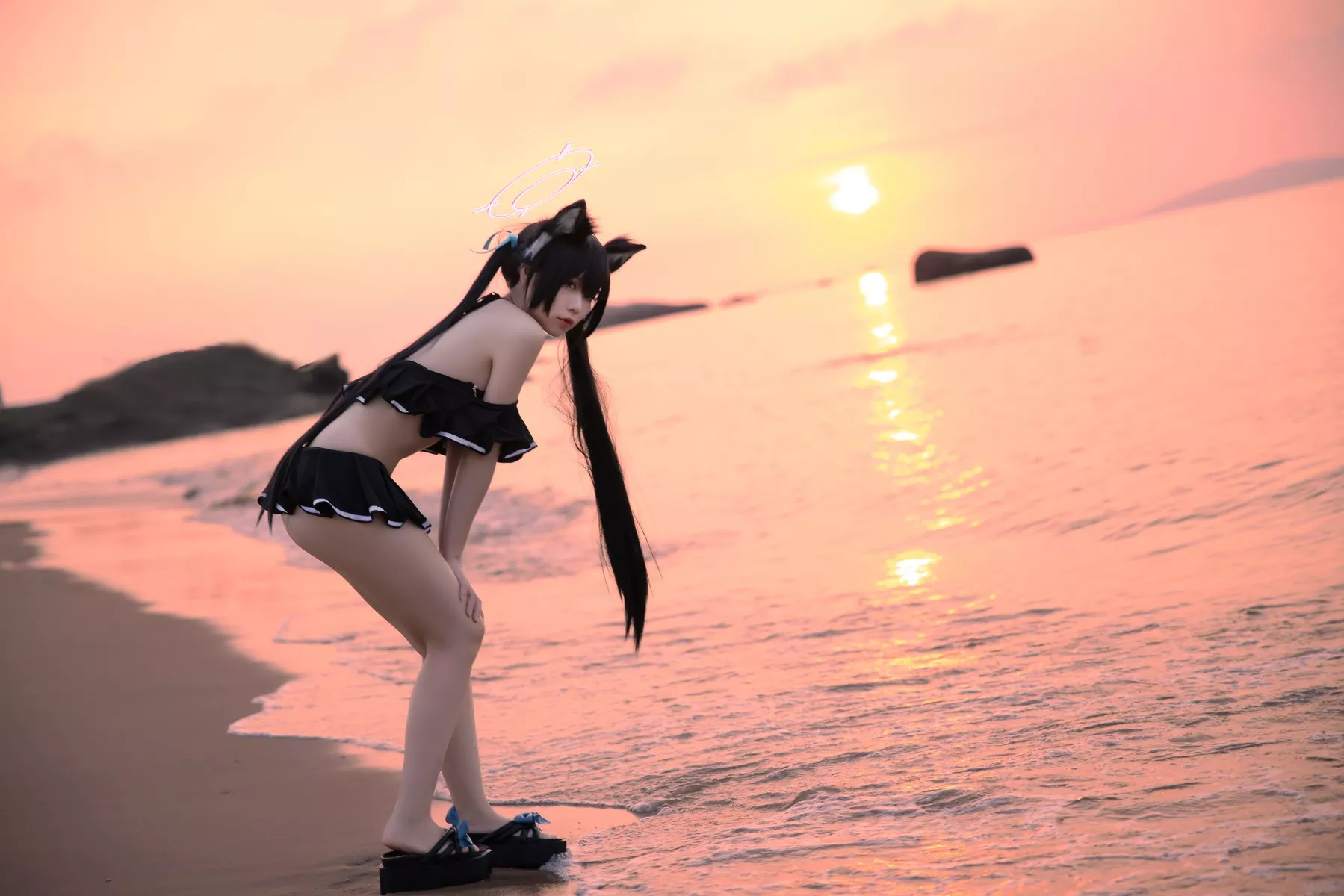 佳人Cosplay G44不会受伤 碧蓝档案 黑见芹香 海边泳衣