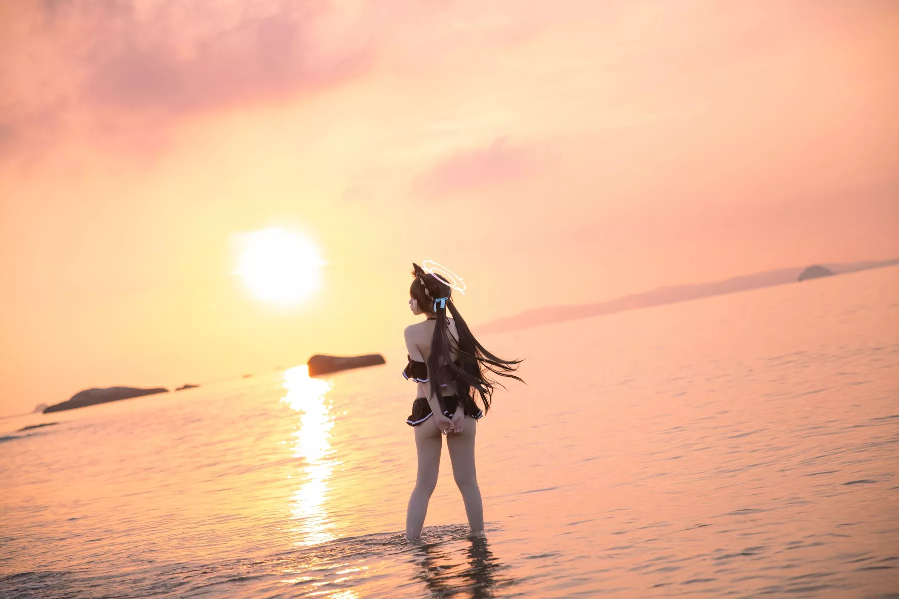 佳人Cosplay G44不会受伤 碧蓝档案 黑见芹香 海边泳衣