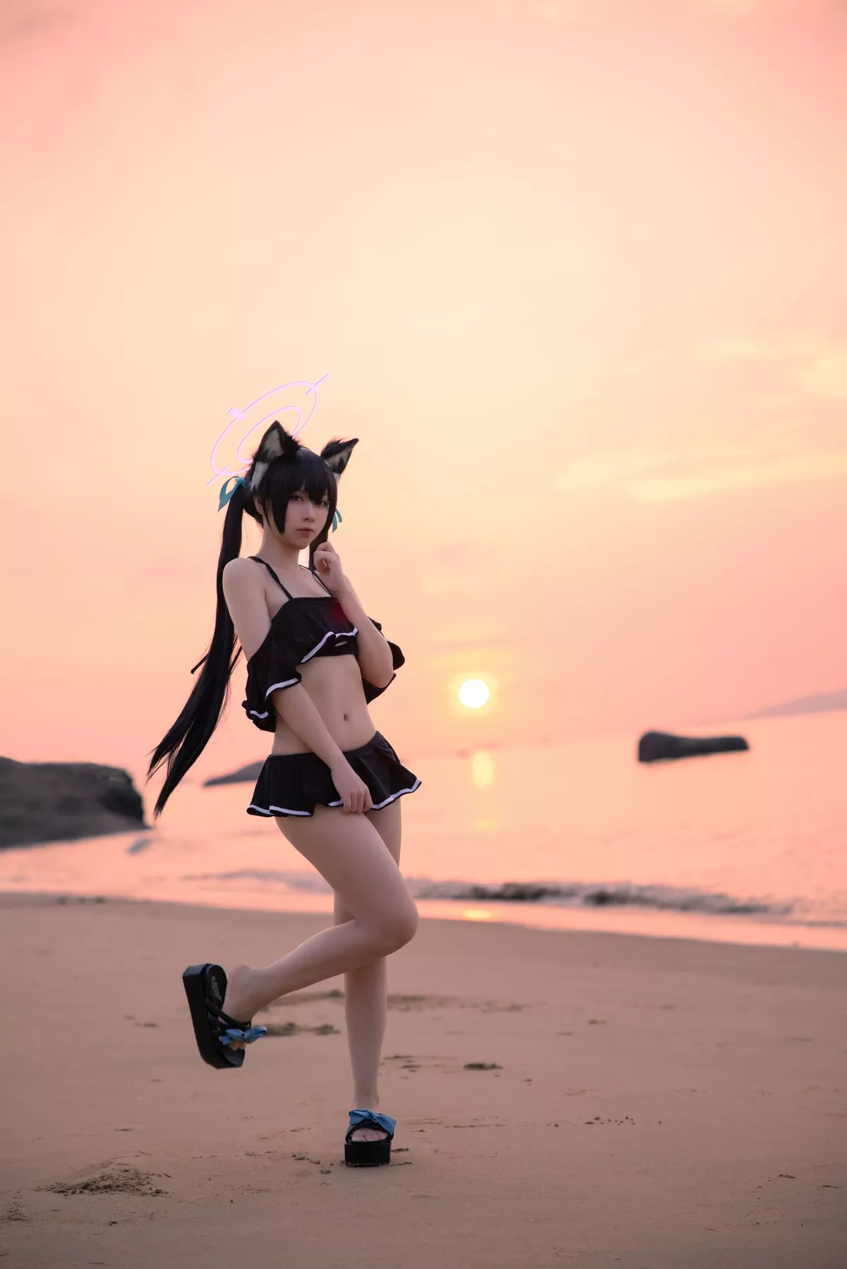 佳人Cosplay G44不会受伤 碧蓝档案 黑见芹香 海边泳衣