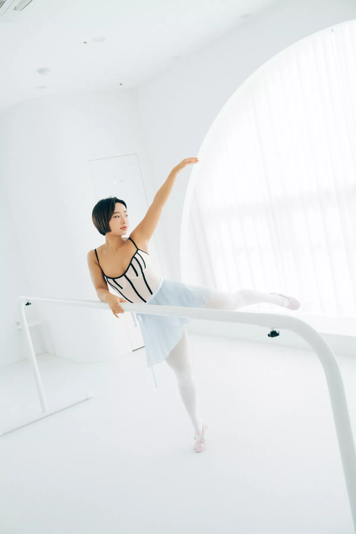 Booty Queen【Loozy 淫惰丫头 高丽美人写真 】 高丽美人写真 Tied Ups 全集修正