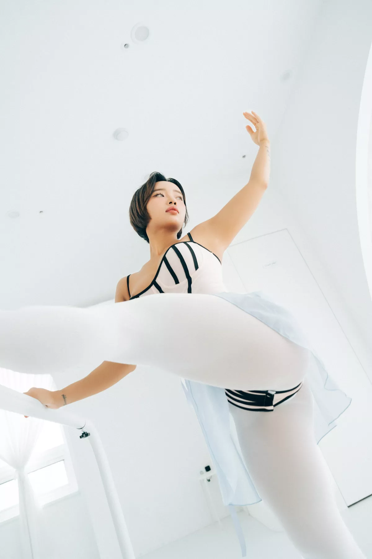 Booty Queen【Loozy 淫惰丫头 高丽美人写真 】 高丽美人写真 Tied Ups 全集修正