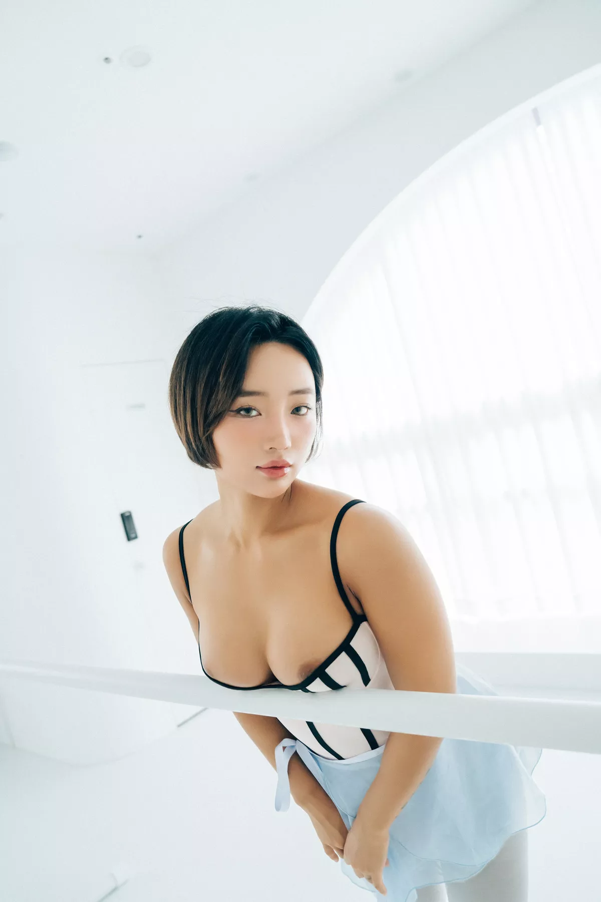 Booty Queen【Loozy 淫惰丫头 高丽美人写真 】 高丽美人写真 Tied Ups 全集修正