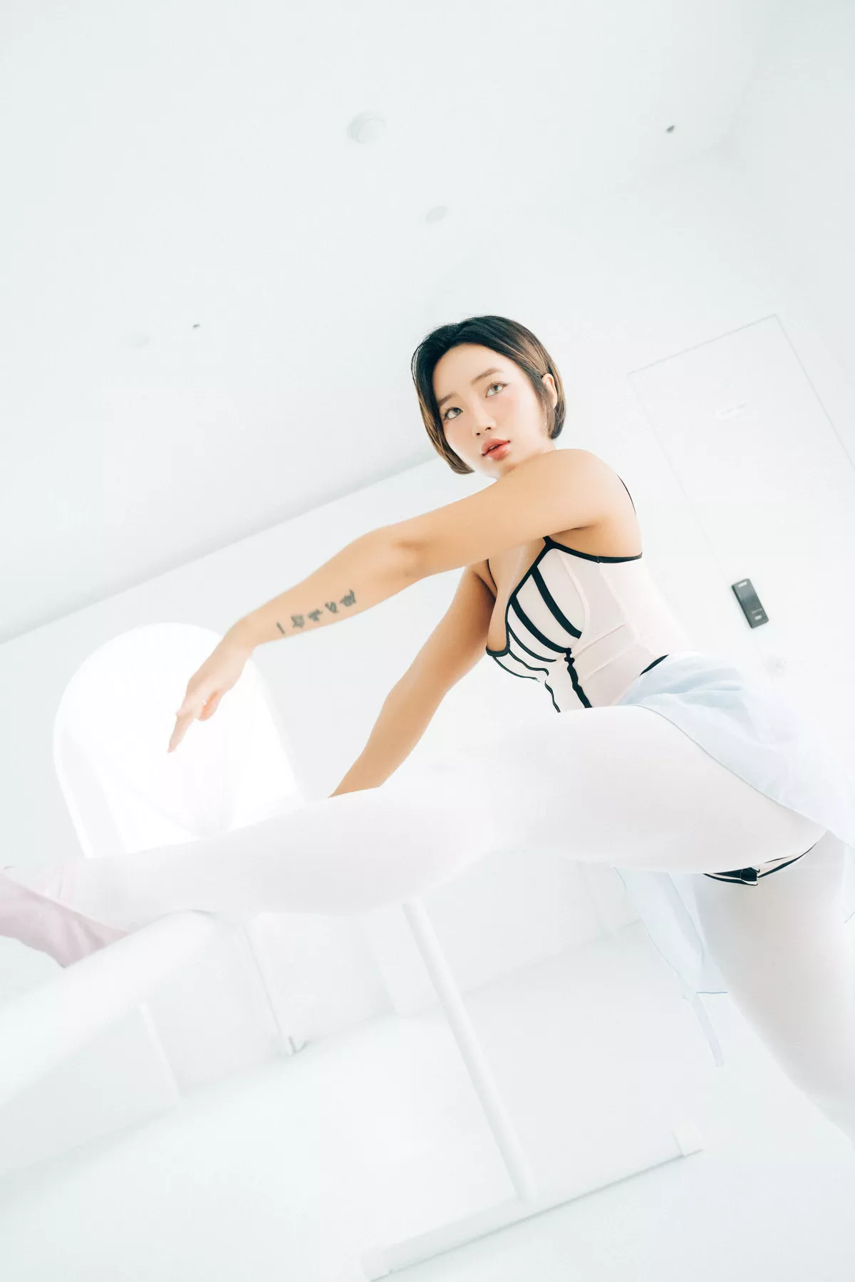 Booty Queen【Loozy 淫惰丫头 高丽美人写真 】 高丽美人写真 Tied Ups 全集修正