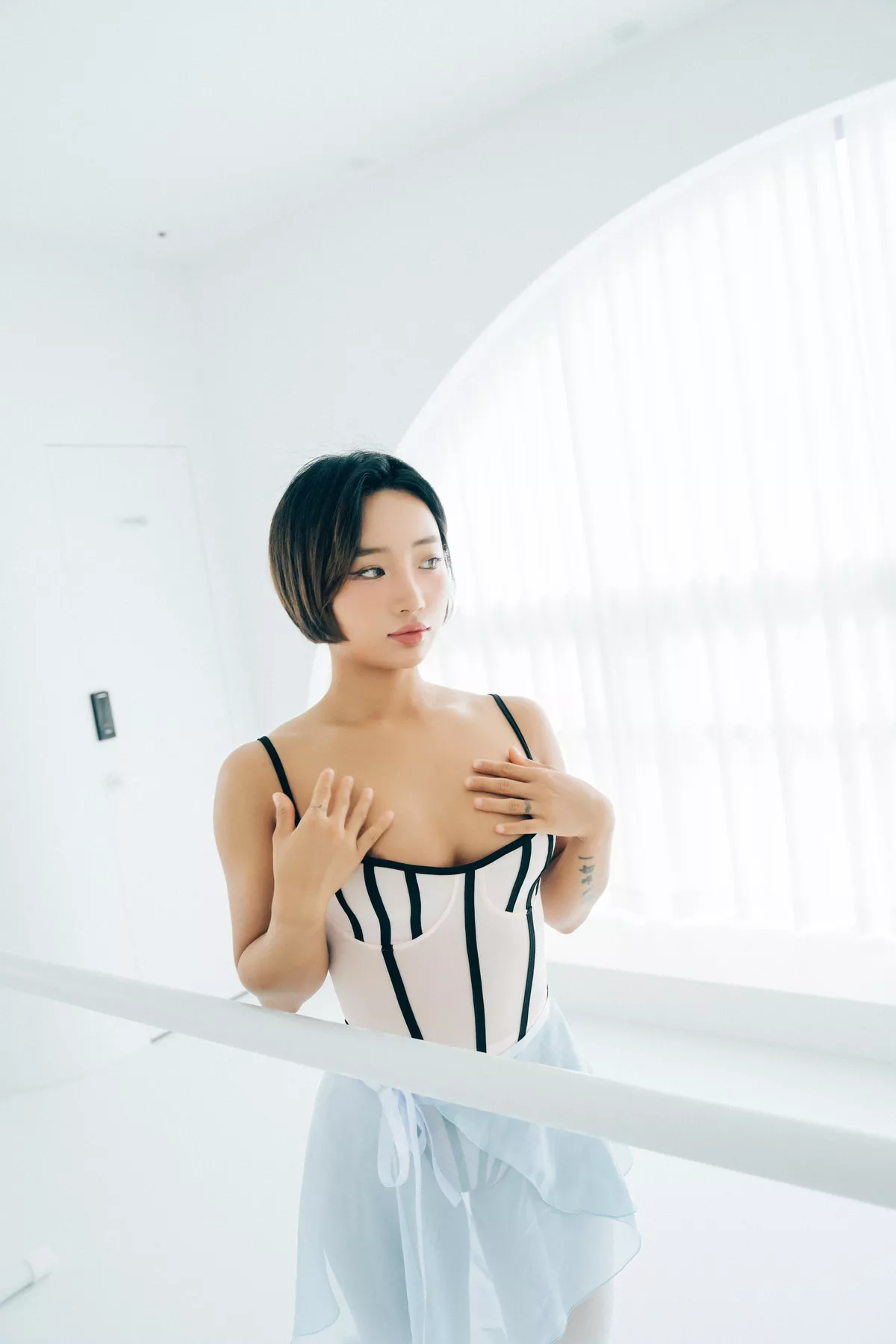 Booty Queen【Loozy 淫惰丫头 高丽美人写真 】 高丽美人写真 Tied Ups 全集修正