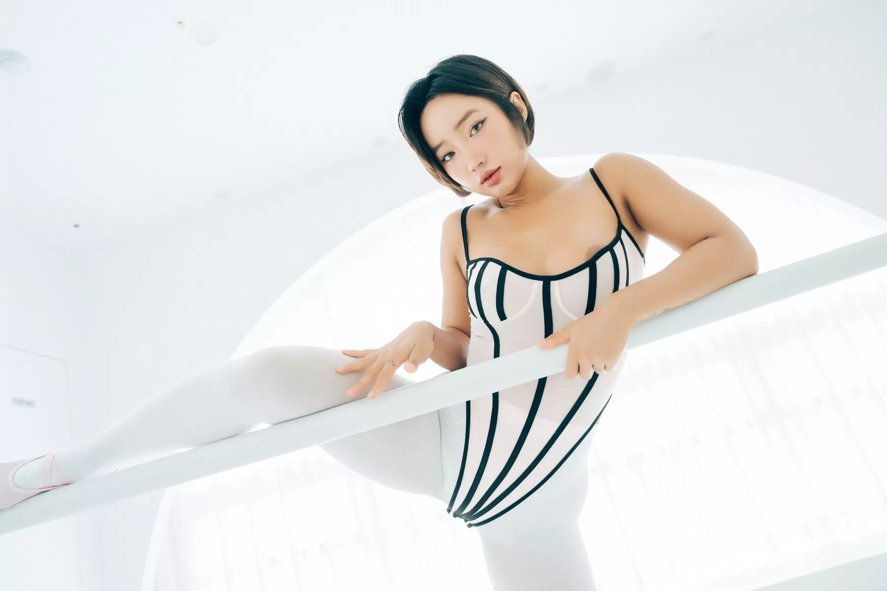 Booty Queen【Loozy 淫惰丫头 高丽美人写真 】 高丽美人写真 Tied Ups 全集修正