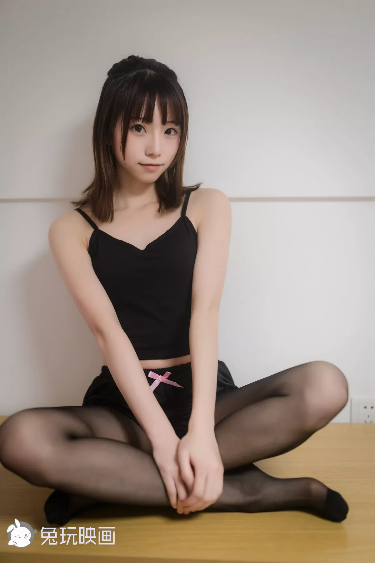 女神Cosplay 撩人私摄 兔玩映画 黑色丝袜套装