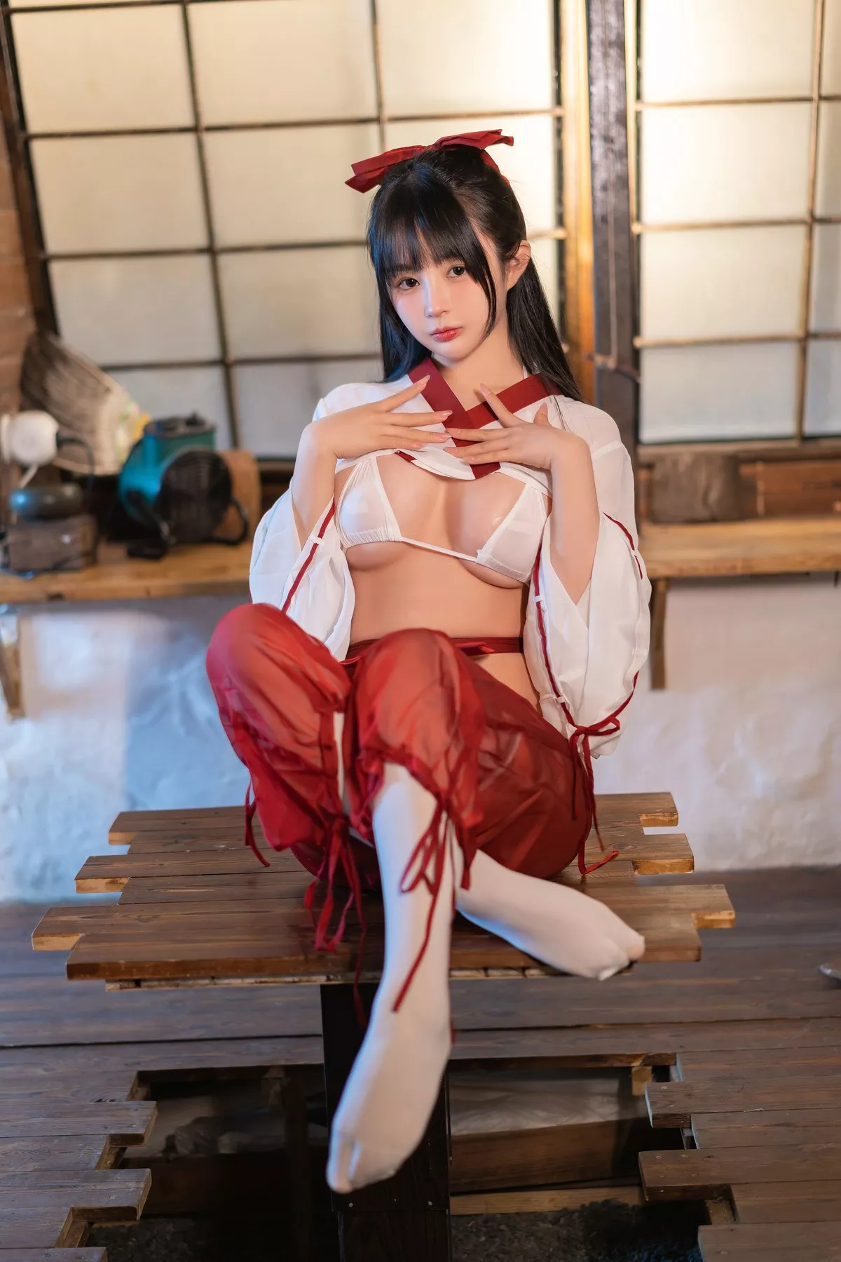 美女Cosplay 性感私拍 �@井宁宁 巫女