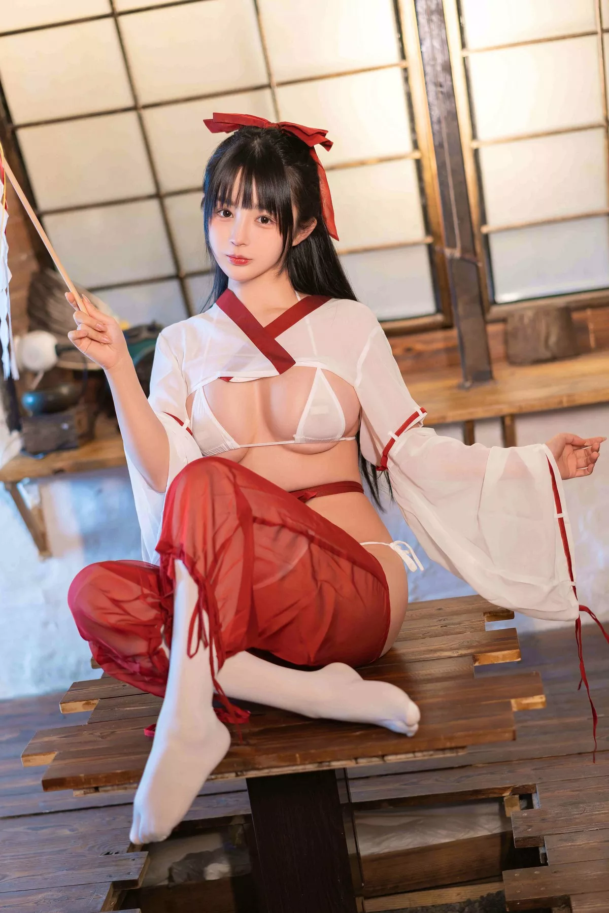 美女Cosplay 性感私拍 �@井宁宁 巫女