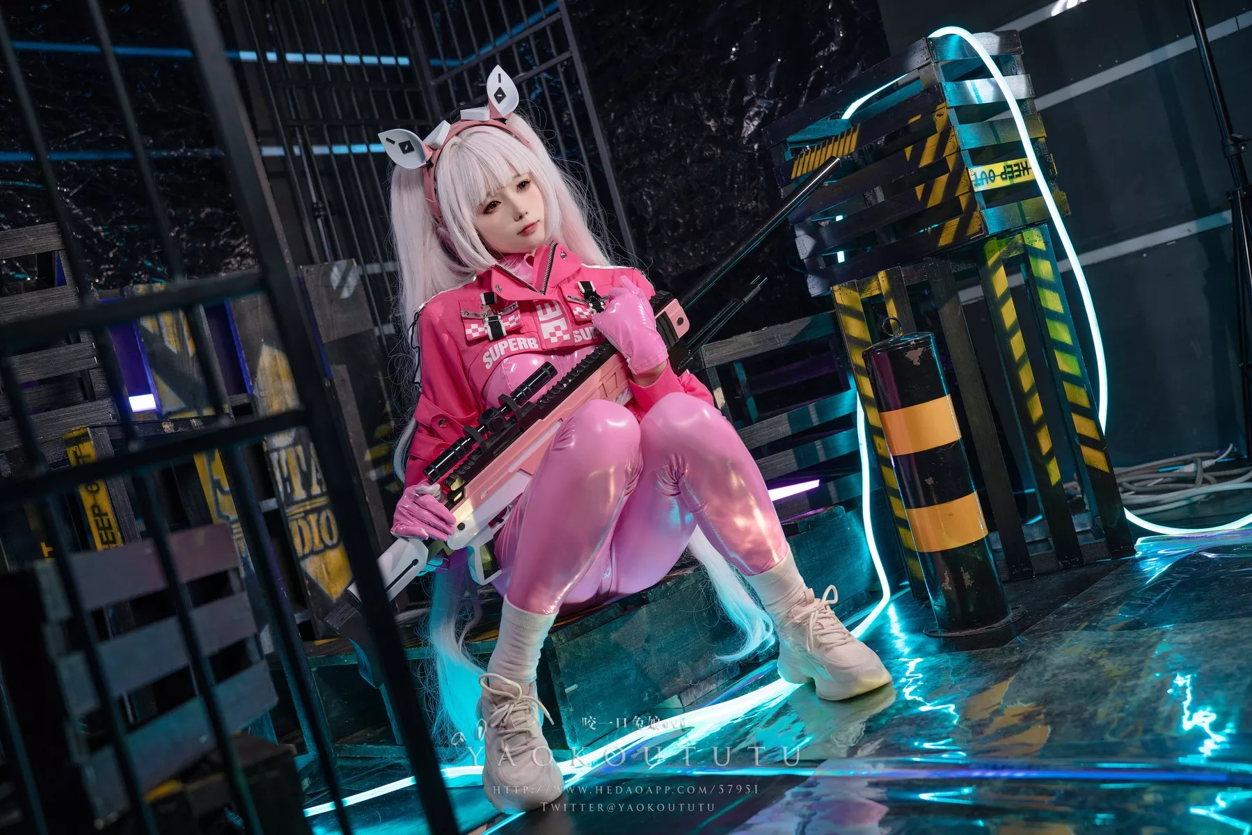 美女Cosplay 撩人私房 黏黏团子兔 NIKKE：爱 丽丝