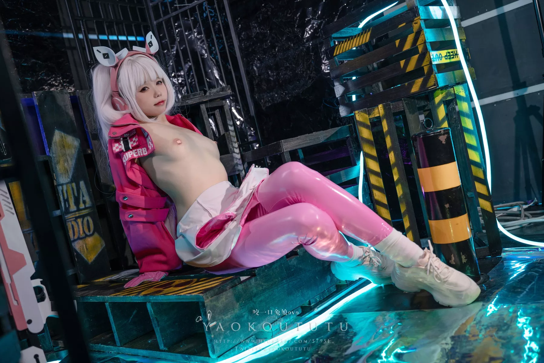 美女Cosplay 撩人私房 黏黏团子兔 NIKKE：爱 丽丝