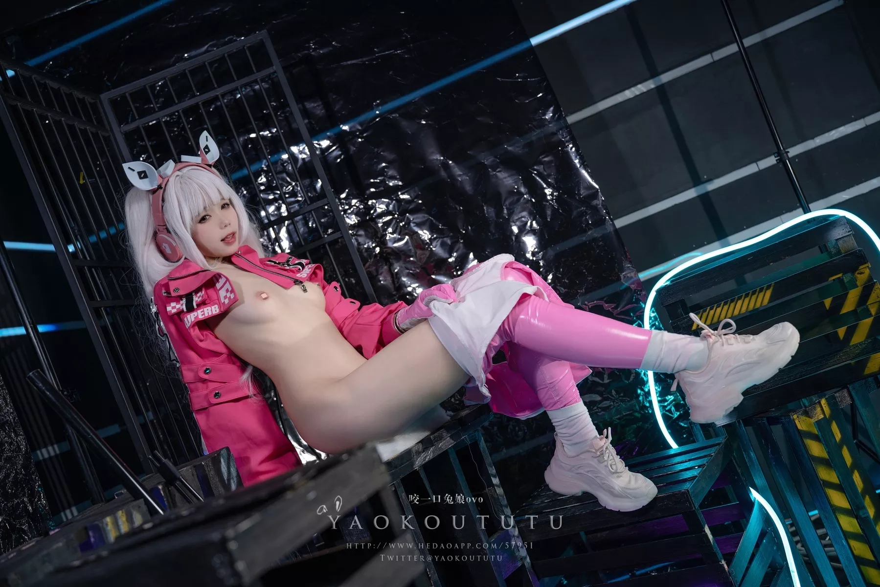 美女Cosplay 撩人私房 黏黏团子兔 NIKKE：爱 丽丝