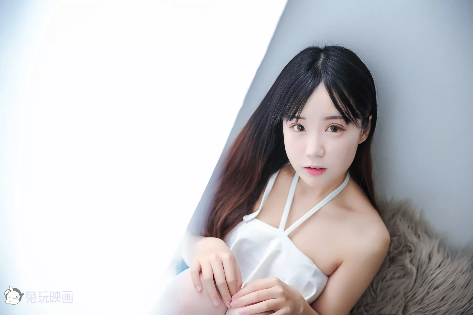 女神Cosplay 迷人私摄 兔玩映画 御子的白裙
