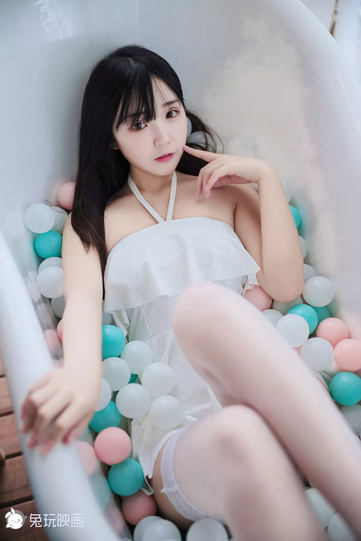 女神Cosplay 迷人私摄 兔玩映画 御子的白裙
