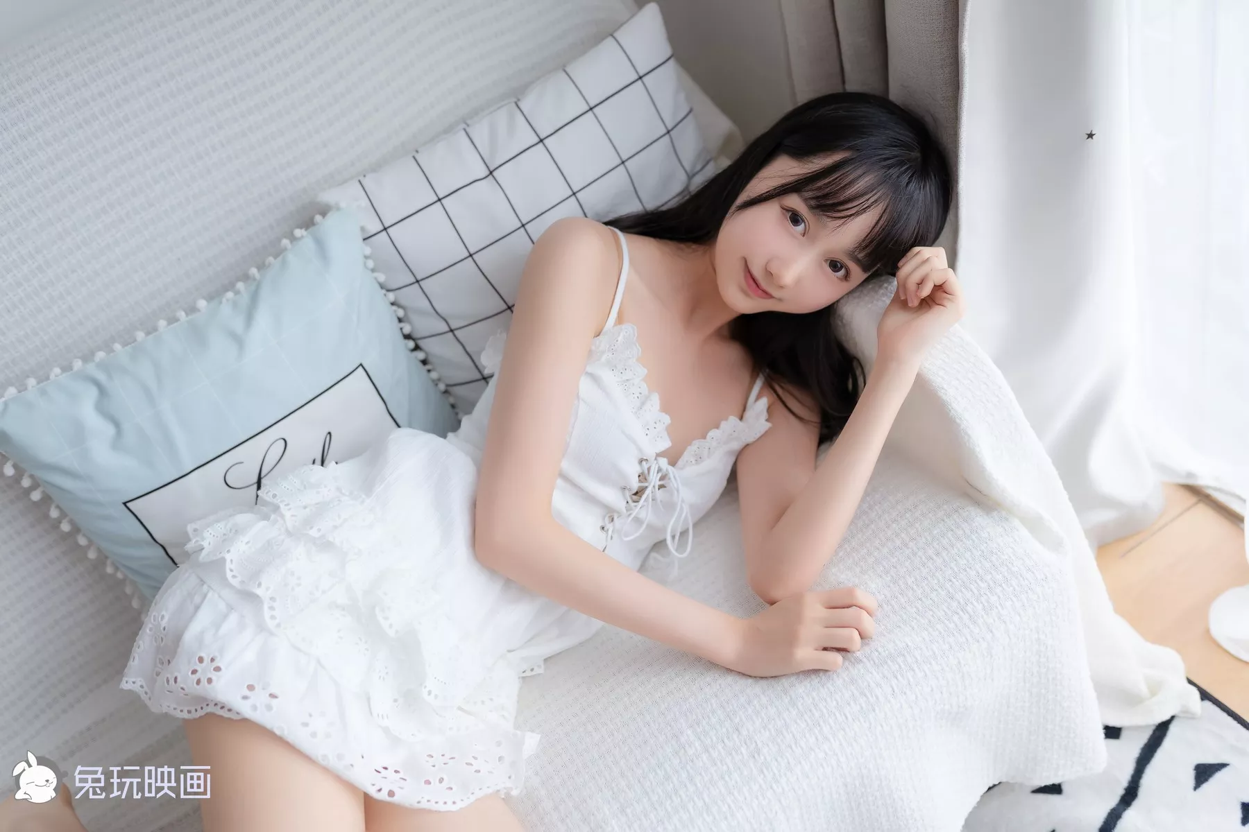 尤物Cosplay 撩人私摄 兔玩映画 白衣丫头