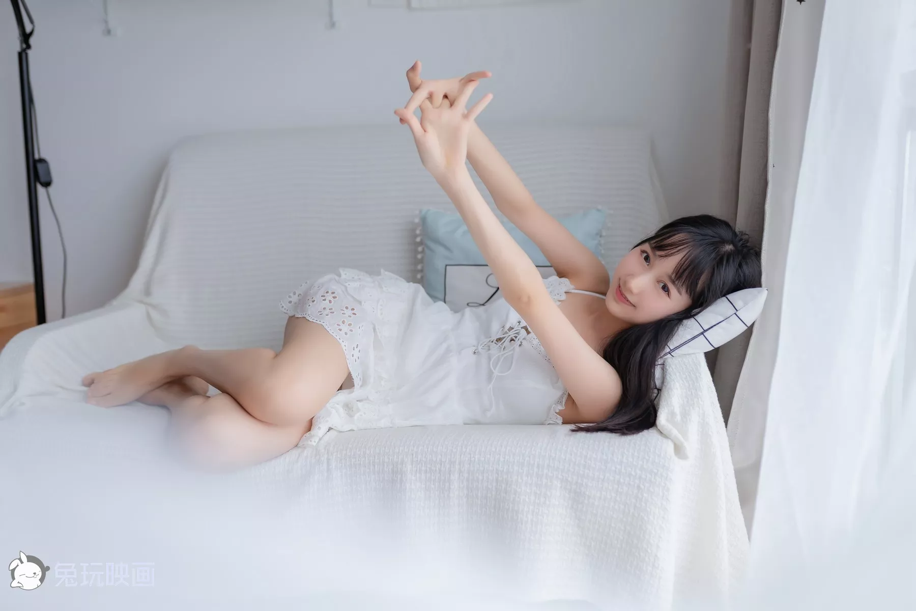 尤物Cosplay 撩人私摄 兔玩映画 白衣丫头