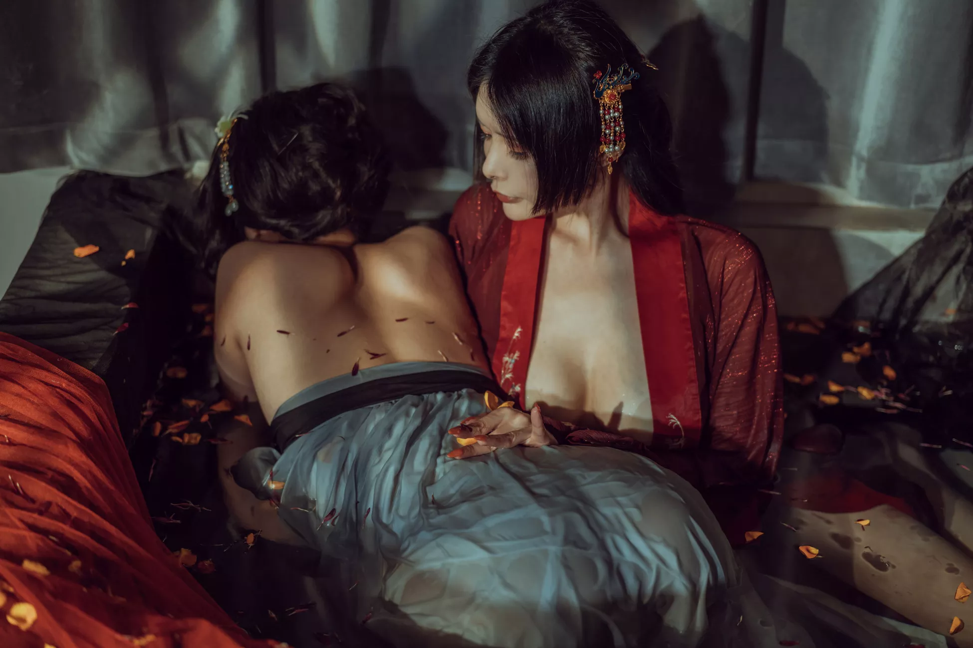 优秀 私摄 艺术图 秋和柯基 《昏红帐》