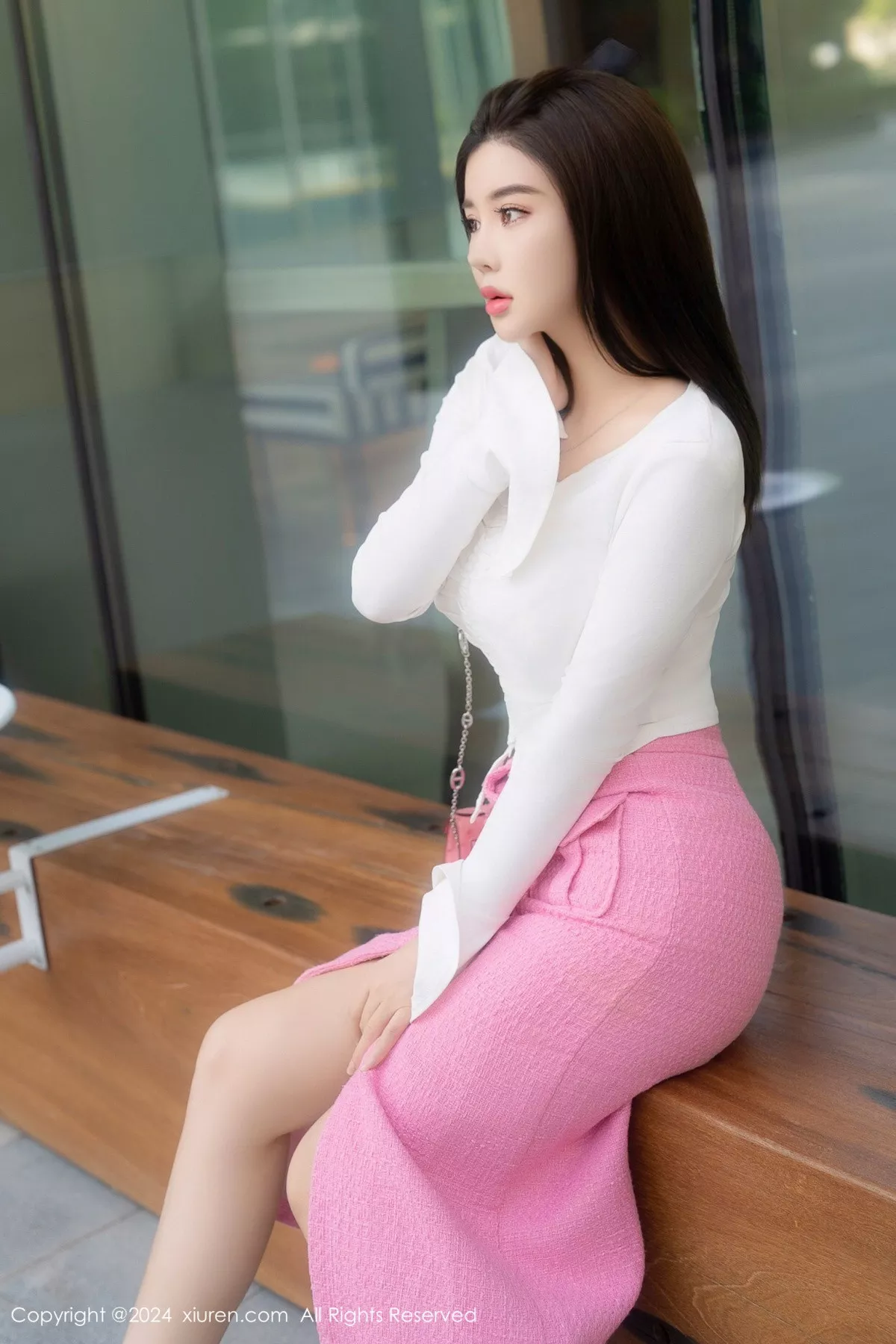 【秀人XiuRen网XiuRen】 Vol.8872 嫩模周jojobaby 撩人 粉色 性趣内衣 粉色网袜 秀完美形体 着迷性趣重购