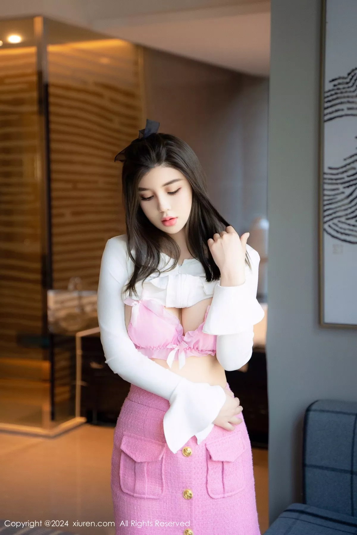 【秀人XiuRen网XiuRen】 Vol.8872 嫩模周jojobaby 撩人 粉色 性趣内衣 粉色网袜 秀完美形体 着迷性趣重购