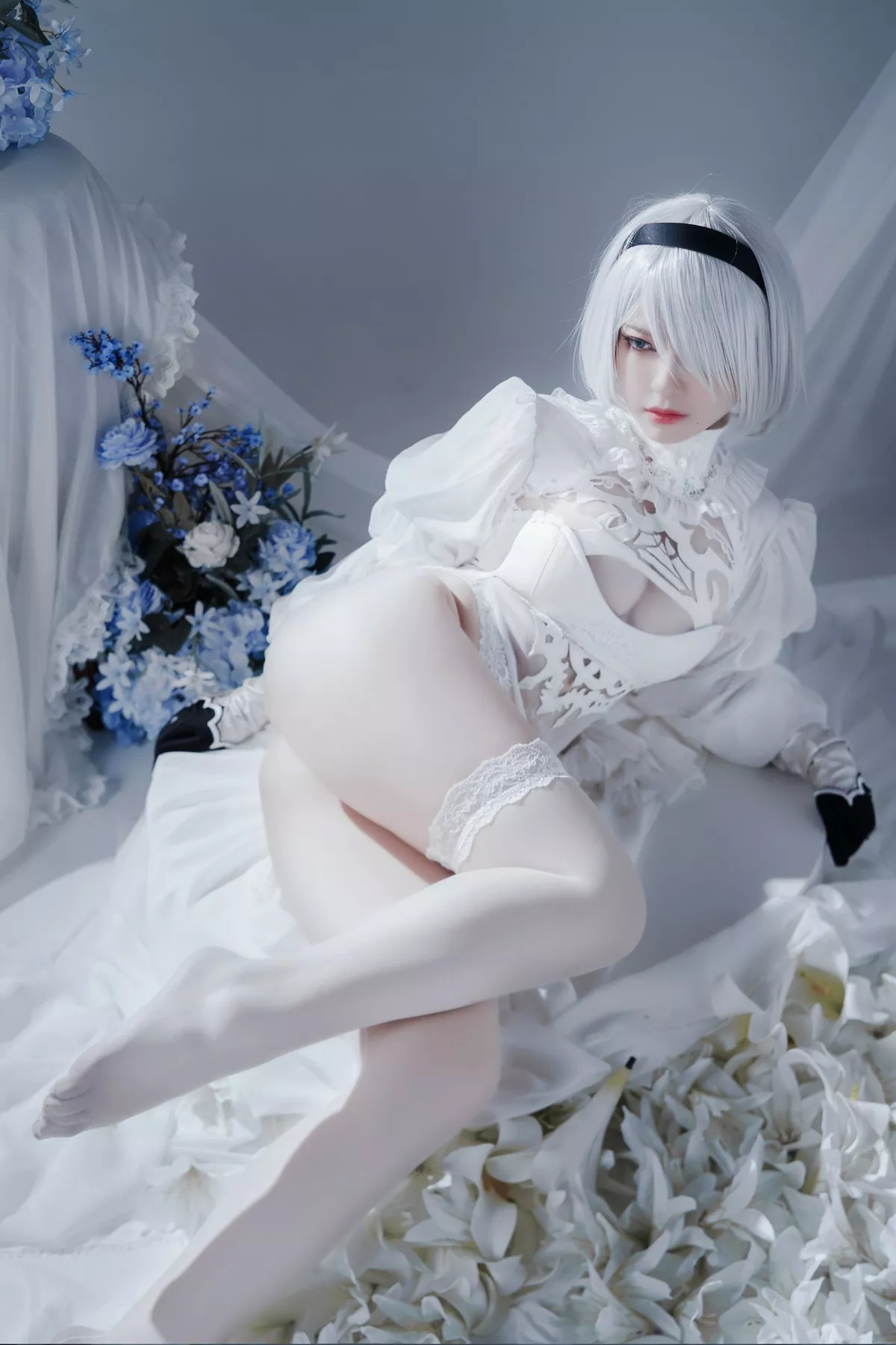佳人Cosplay 风骚私拍 半半子 Automata二号B型 白い
