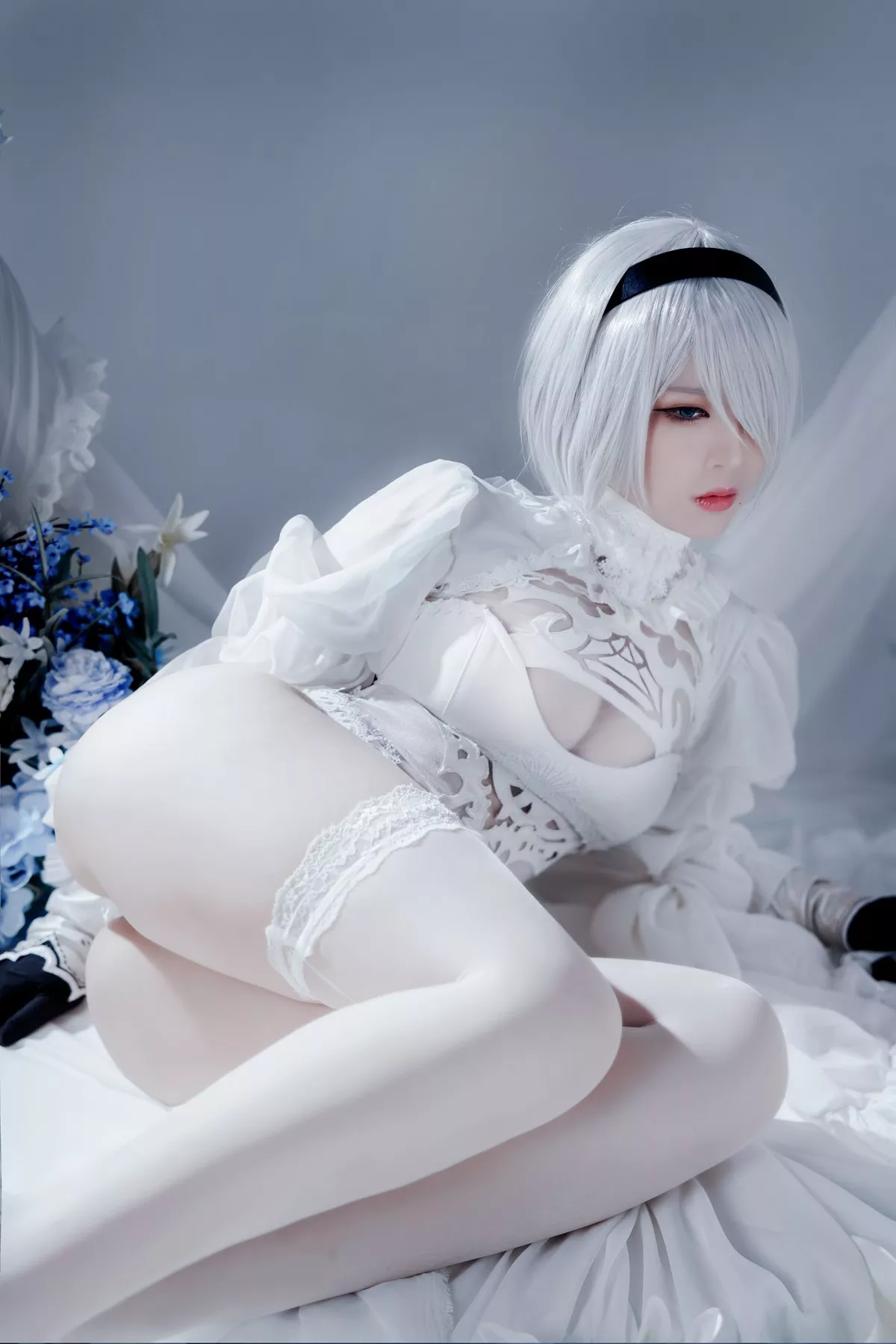 佳人Cosplay 风骚私拍 半半子 Automata二号B型 白い