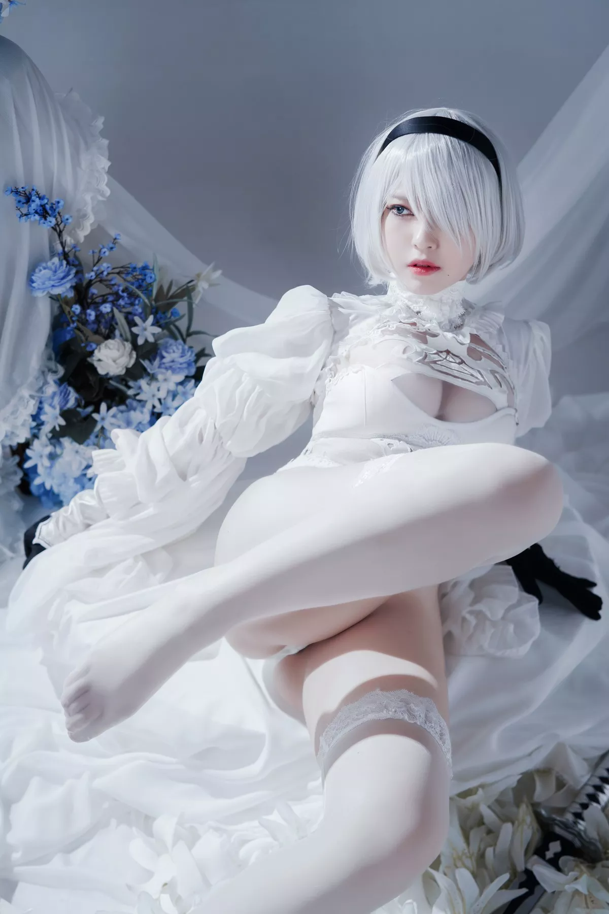佳人Cosplay 风骚私拍 半半子 Automata二号B型 白い