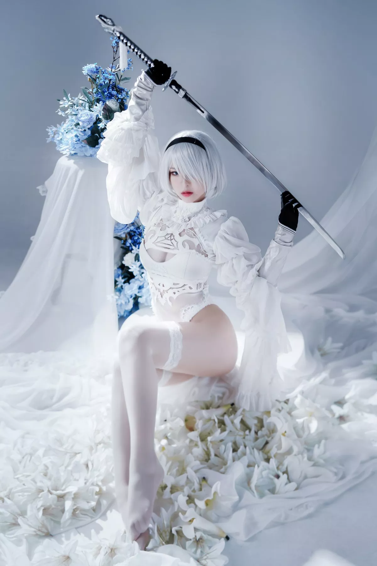佳人Cosplay 风骚私拍 半半子 Automata二号B型 白い
