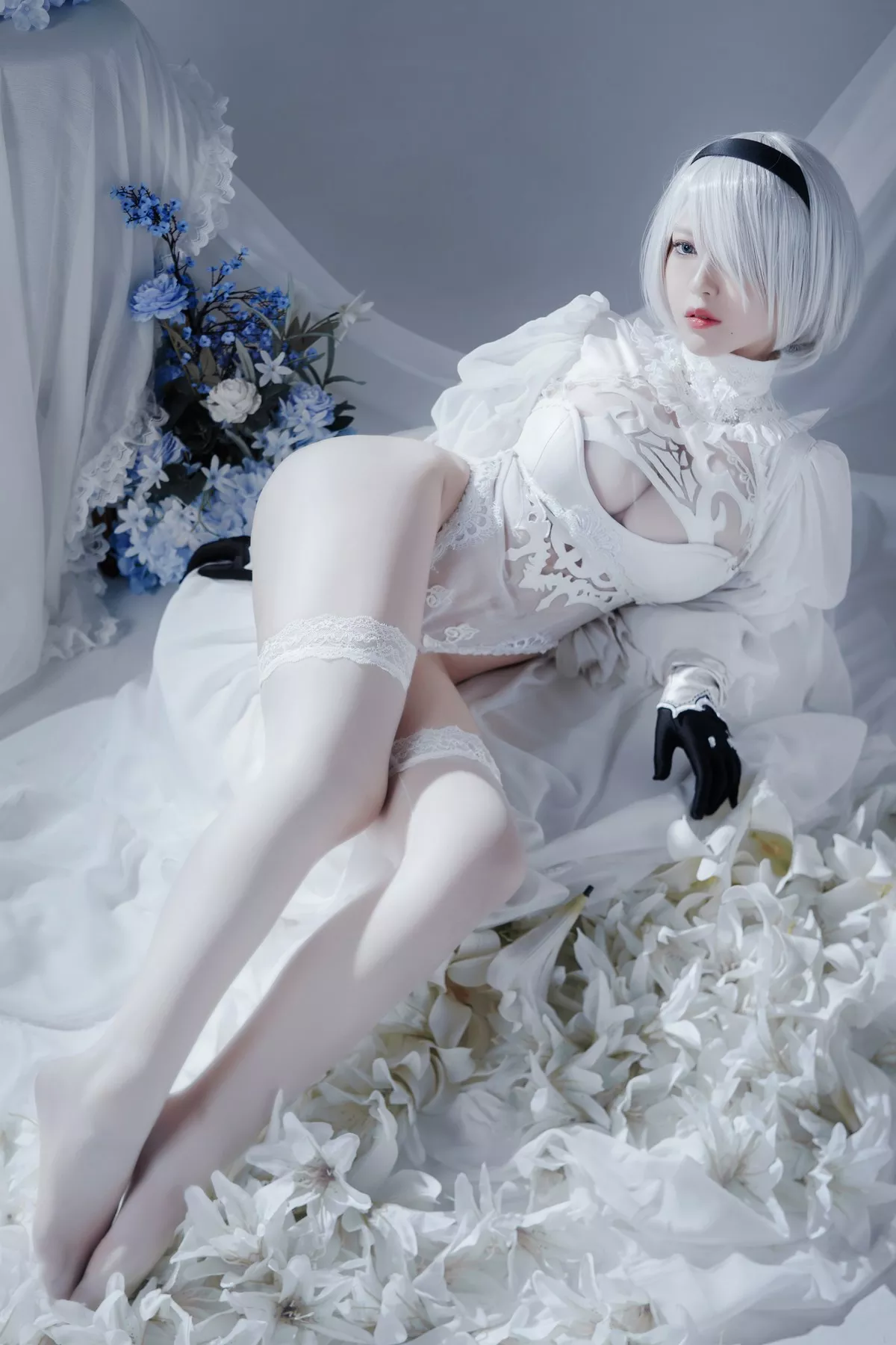 佳人Cosplay 风骚私拍 半半子 Automata二号B型 白い