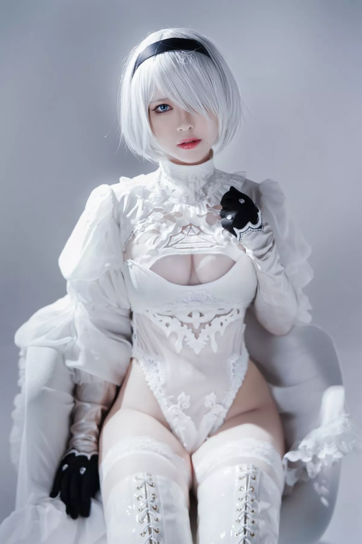佳人Cosplay 风骚私拍 半半子 Automata二号B型 白い
