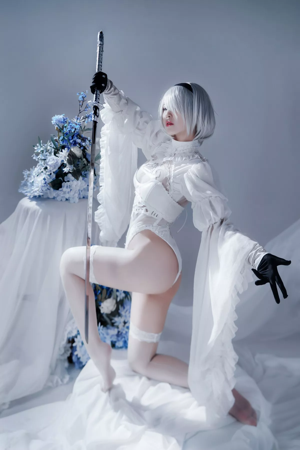佳人Cosplay 风骚私拍 半半子 Automata二号B型 白い