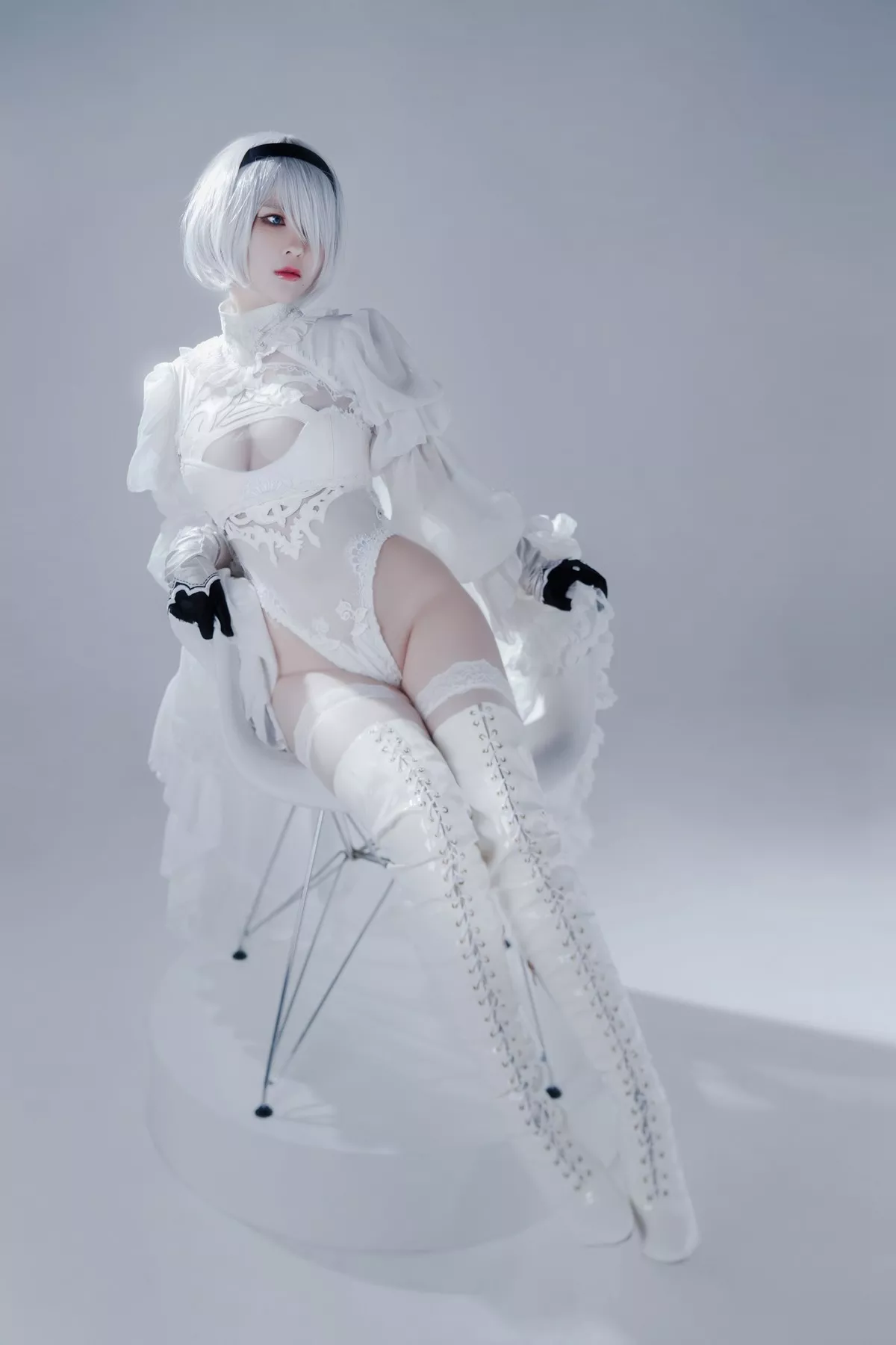 佳人Cosplay 风骚私拍 半半子 Automata二号B型 白い
