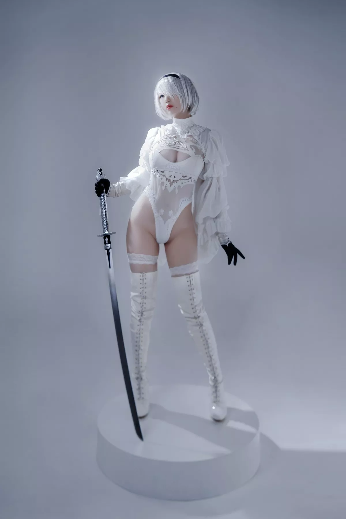 佳人Cosplay 风骚私拍 半半子 Automata二号B型 白い