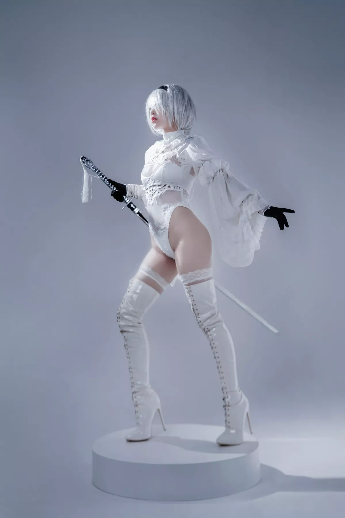 佳人Cosplay 风骚私拍 半半子 Automata二号B型 白い
