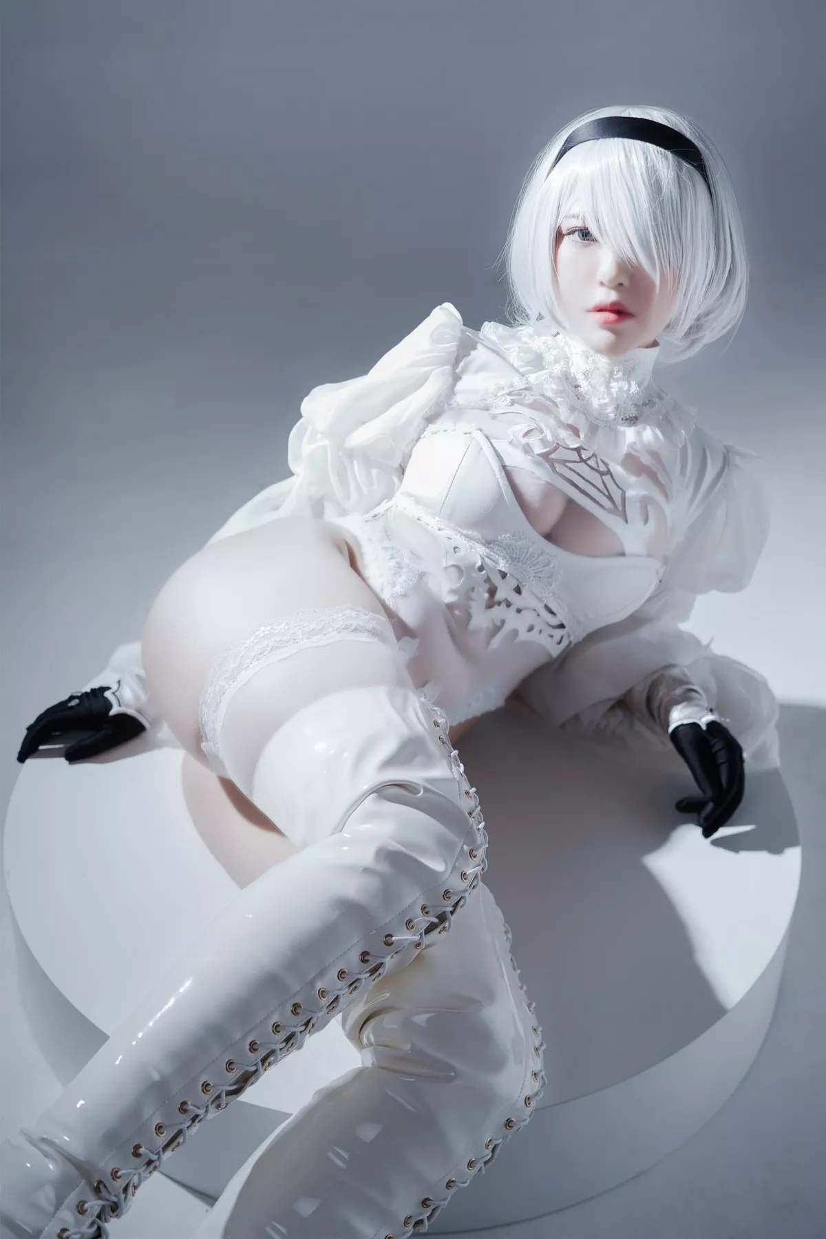 佳人Cosplay 风骚私拍 半半子 Automata二号B型 白い