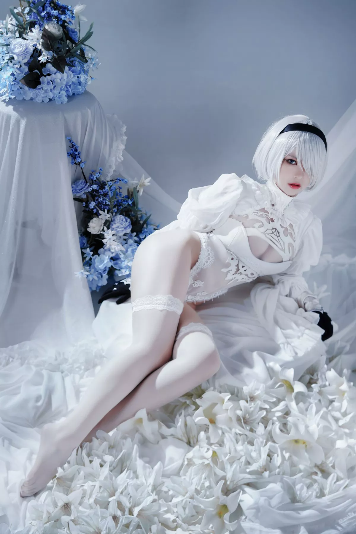 佳人Cosplay 风骚私拍 半半子 Automata二号B型 白い
